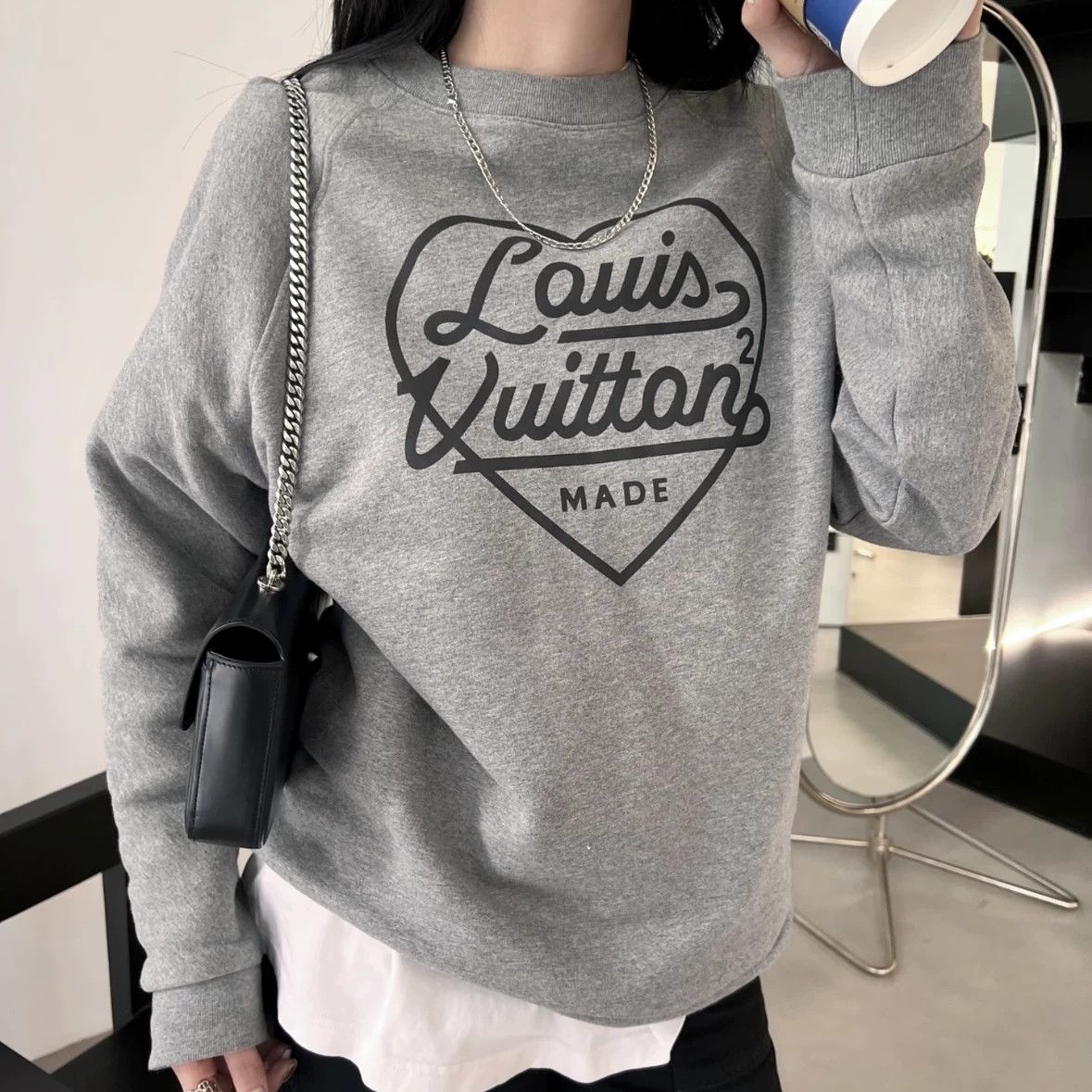 Louis Vuitton Louis Vuitton apr386 Heart Logo Longsleeve Sweatshirt L Size L / US 10 / IT 46 - 8 Thumbnail