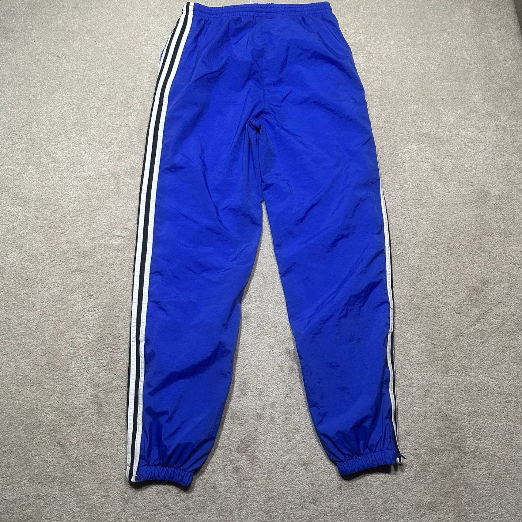 Adidas VINTAGE Adidas Nylon Glanz Soccer Pants Mens Small Blue Lined RN 8837 00411 Size US 29 - 2 Thumbnail
