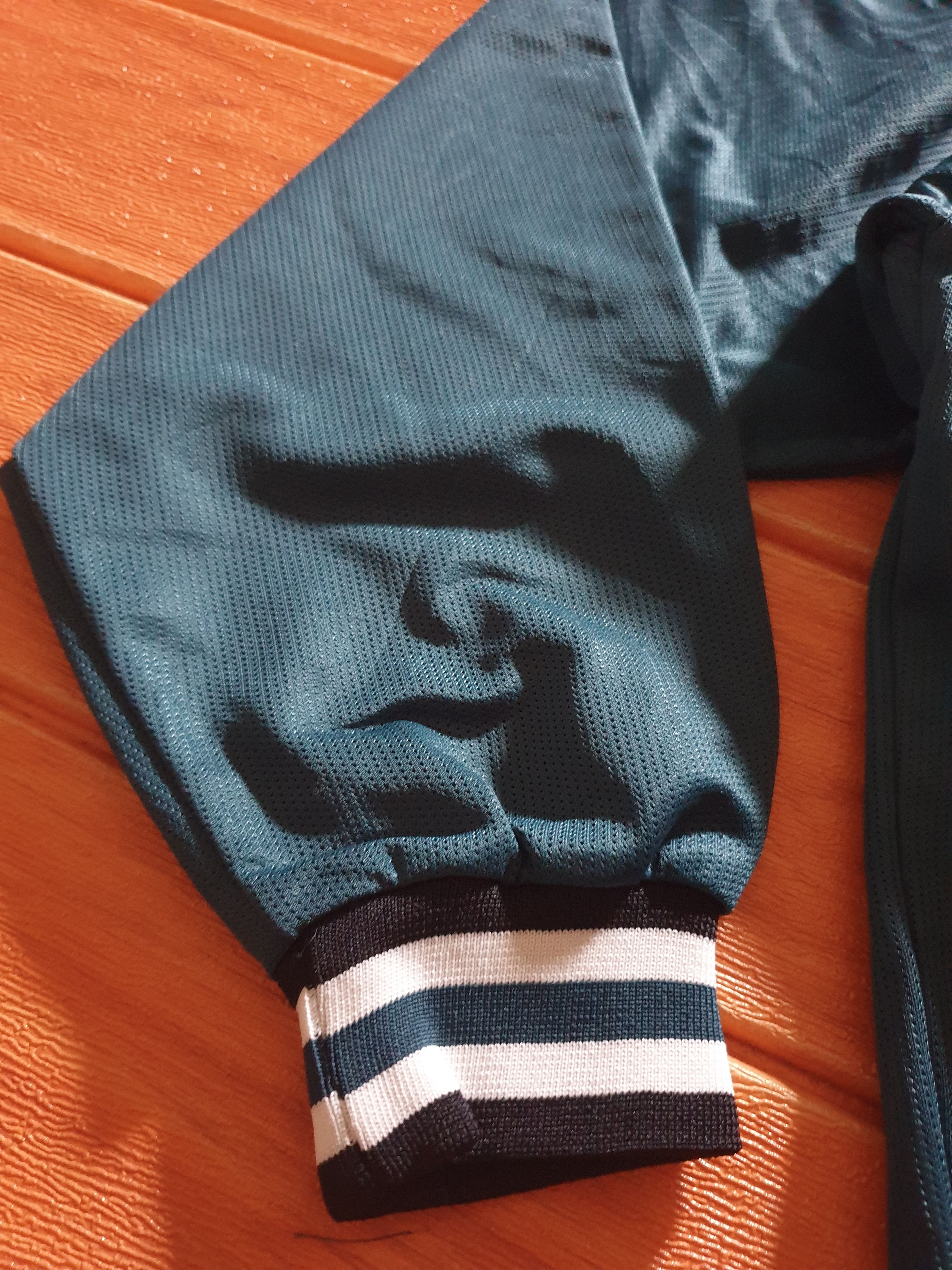 NFL 💥Nfl Pro line eagles green colour sweater Size US L / EU 52-54 / 3 - 5 Thumbnail