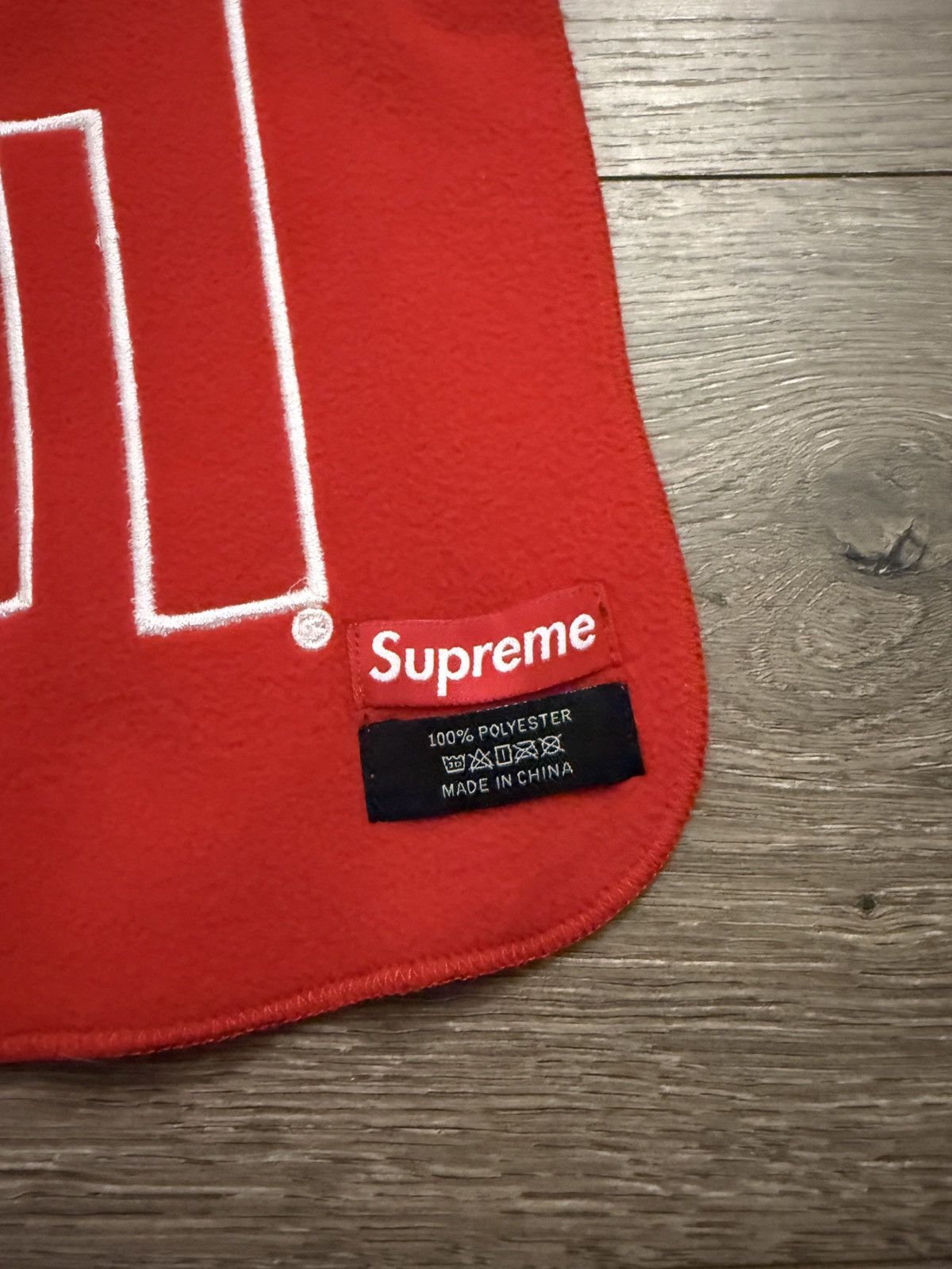 Supreme Supreme Polartec Red Scarf Size ONE SIZE - 2 Thumbnail