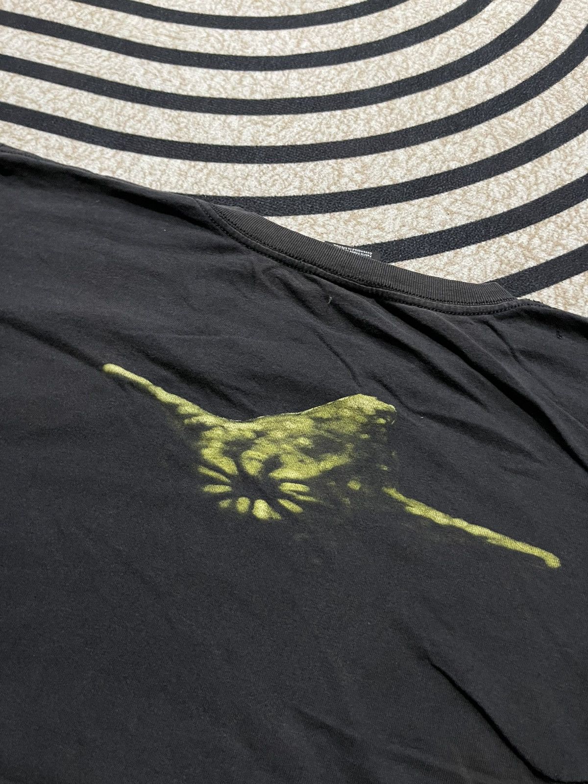 Band Tees 2000 LIMP BIZKIT CHOCOLATE START FISH DISTRESSED TEES Size US L / EU 52-54 / 3 - 18 Thumbnail