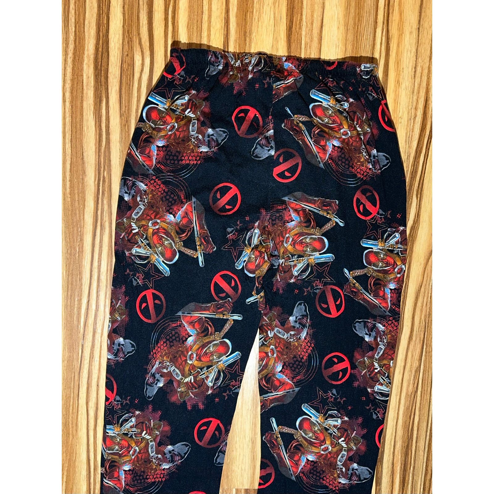 Marvel Comics Marvel Dead Pool Pajamas Size XL Size US XL / EU 56 / 4 - 7 Thumbnail