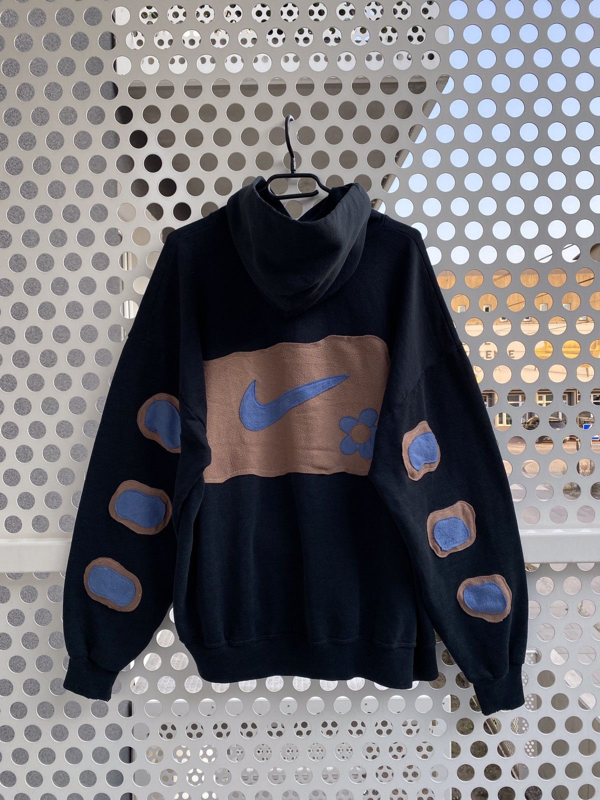 Nike × Vintage Vintage Nike Custom Skelet Center Swoosh Oversize Hoodie Y2K Size US XL / EU 56 / 4 - 4 Thumbnail