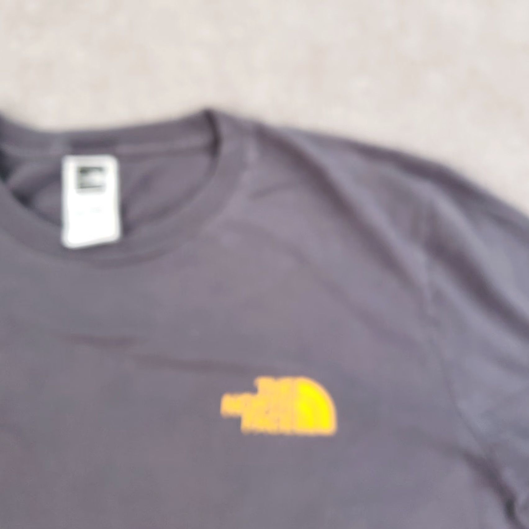 The North Face The North Face Shirt Mens L Gray Crew Neck Short Sleeve Tee Logo Size US L / EU 52-54 / 3 - 7 Thumbnail