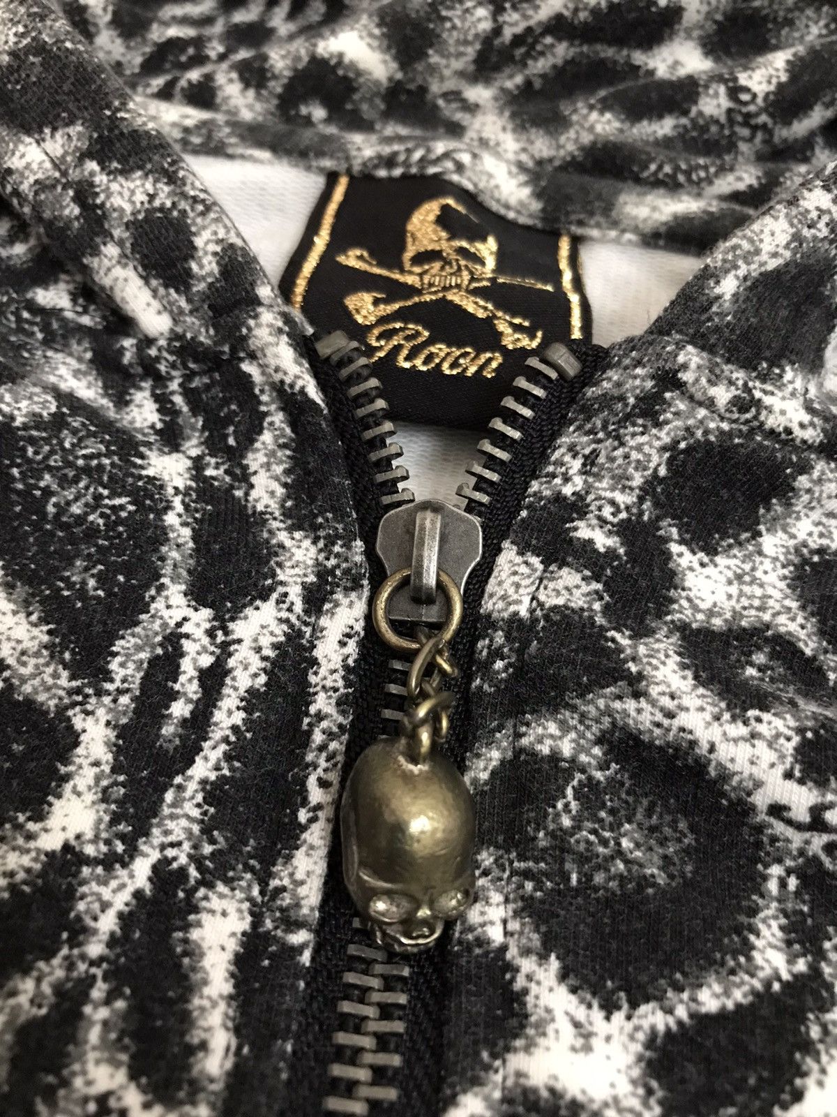 Japanese Brand Roen Skulls Hoodie Size US S / EU 44-46 / 1 - 9 Thumbnail