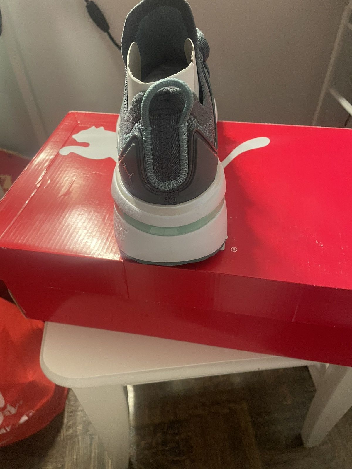 Puma Puma runners- size 9 Size US 9 / IT 39 - 7 Thumbnail