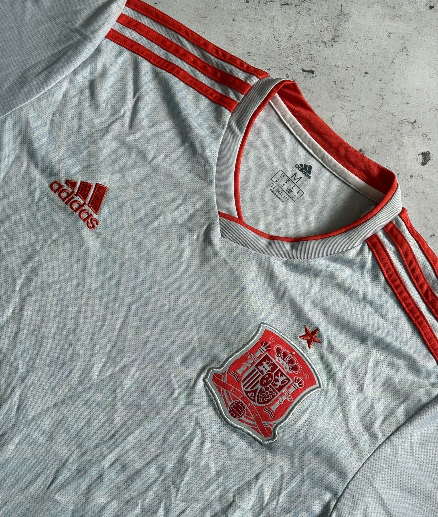 Adidas SPAIN 2018 2019 AWAY SHIRT FOOTBALL SOCCER JERSEY ADIDAS M Size US M / EU 48-50 / 2 - 4 Thumbnail