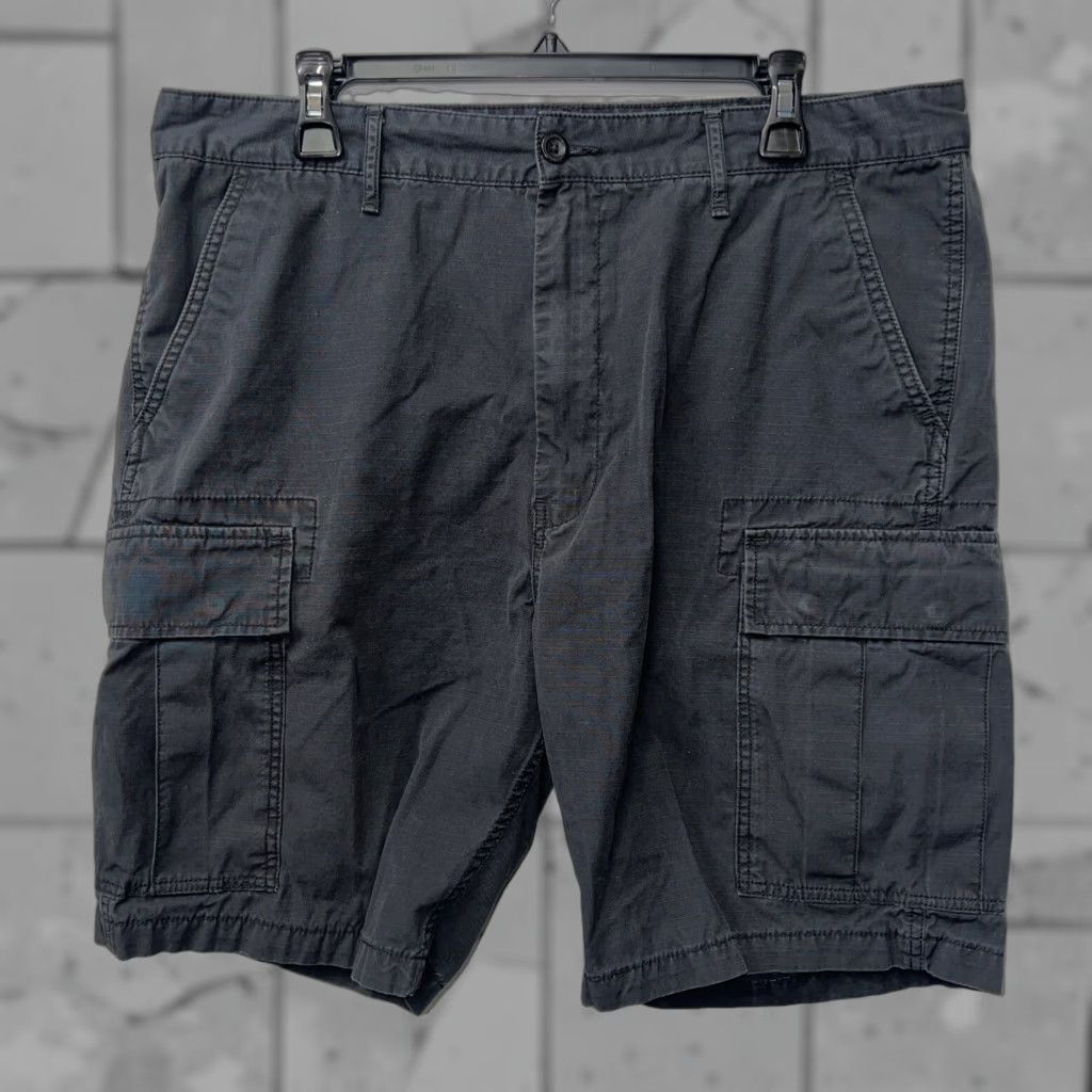 Levi's VINTAGE Levi's Cargo Shorts Navy Blue Men 36 Cargo Mens Blue 36 Levi's Nike? Size US 36 / EU 52 - 1 Thumbnail