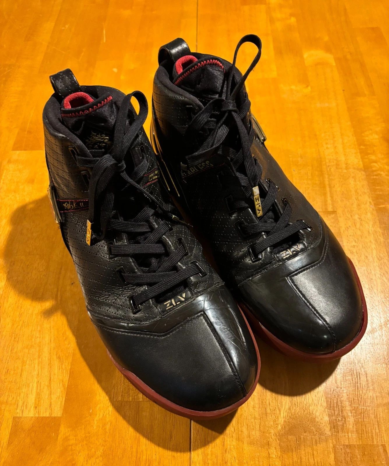 Nike 2007 LeBron 5 Black Crimson Metallic Gold Size US 12 / EU 45 - 17 Thumbnail