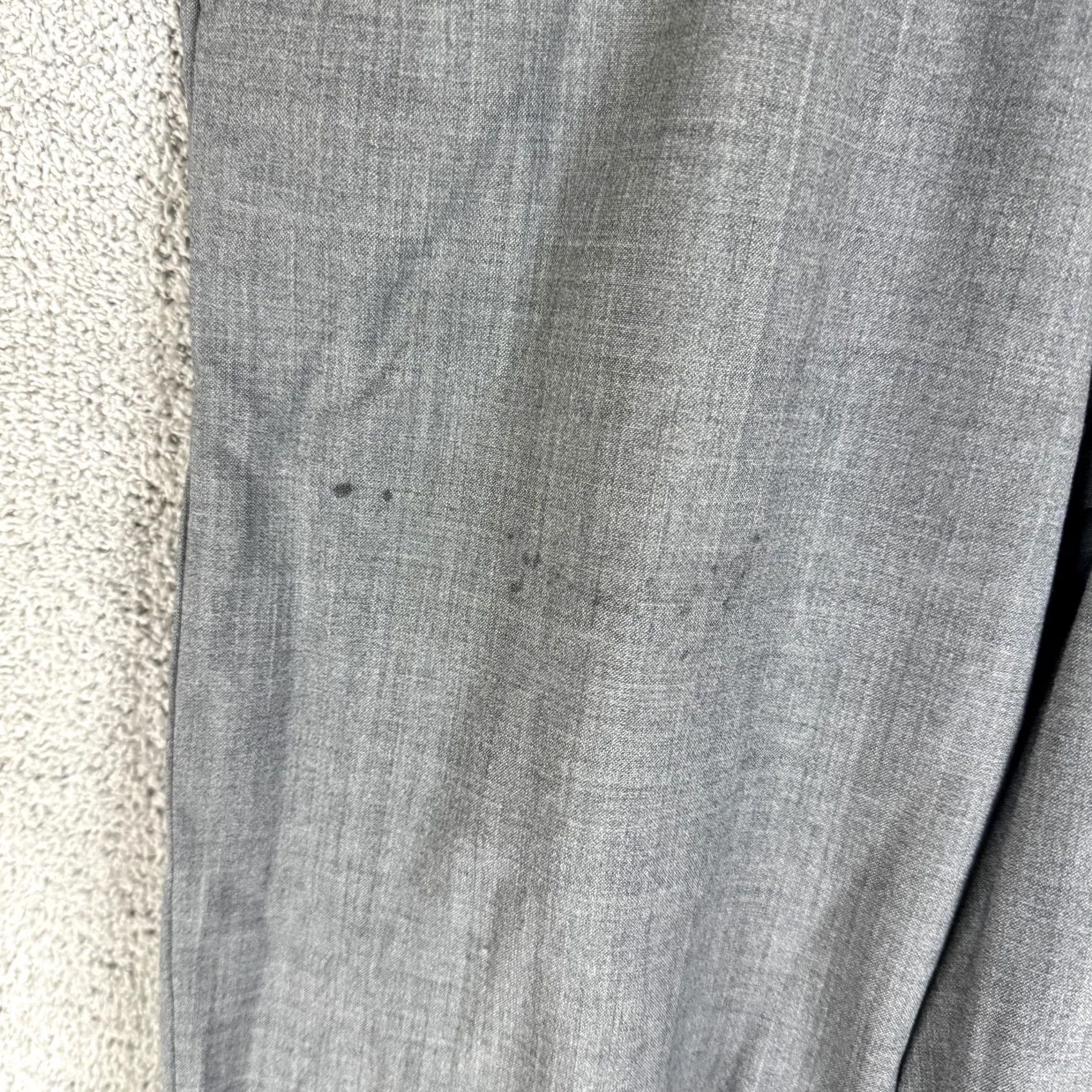 Banana Republic VINTAGE? No. Banana Republic Jackson Dress Pants Mens 33x34 Gray Wool Stretch Classic Fit Dress Pants Mens 33x34 Gray Wool Stretch Classic Fit Pants Size US 33 - 4 Thumbnail