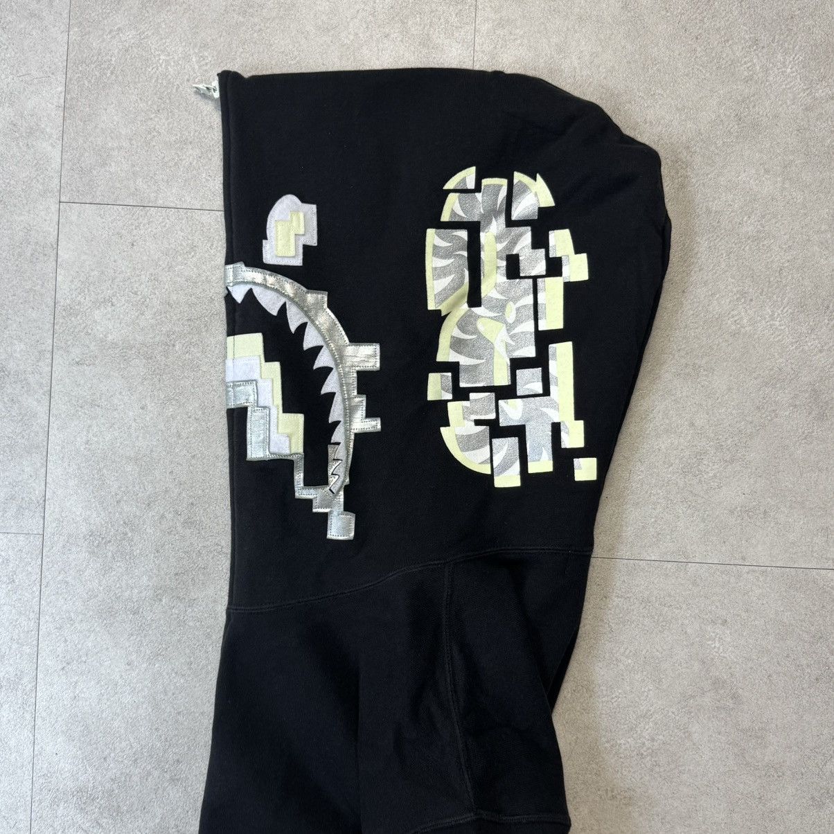 Bape 💫Glow in the dark💫 BAPE DIGITAL SHARK FULL ZIP HOODIE APE Size US XXL / EU 58 / 5 - 3 Thumbnail