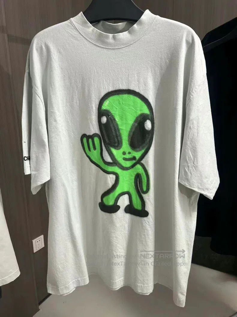Balenciaga Balenciaga Alien Print Short Sleeve Size US XL / EU 56 / 4 - 1 Thumbnail