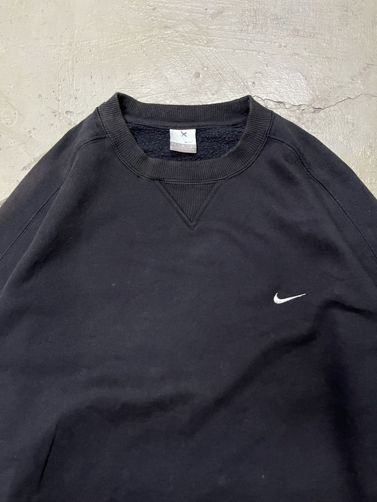 Nike × Vintage Vintage Nike Mini Swoosh Embroidery Logo Sweatshirt Size US L / EU 52-54 / 3 - 2 Thumbnail