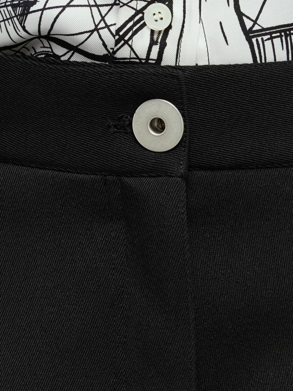 Salvatore Ferragamo o1s1rm0126 Utility Wool Cargo Short in Black Size 25" / US 0 / IT 36 - 5 Thumbnail