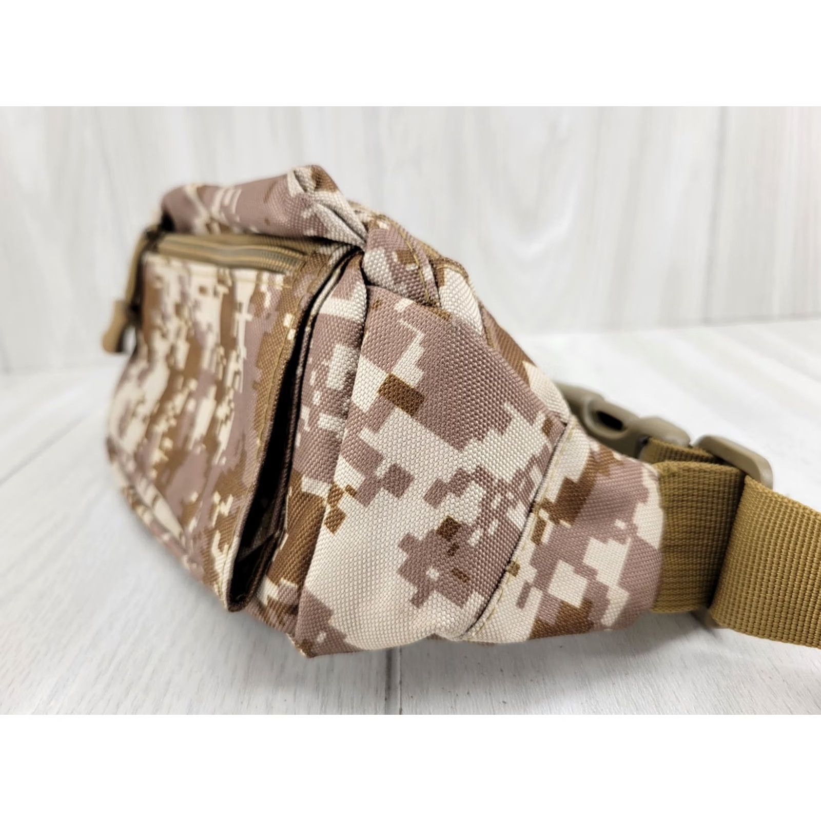 Vintage VINTAGE Digital Camo Fanny Pack Waist Bag Desert Camo Men Small Camo Outdoor Polyester Fanny/Waist Pack Mens Size ONE SIZE - 3 Thumbnail