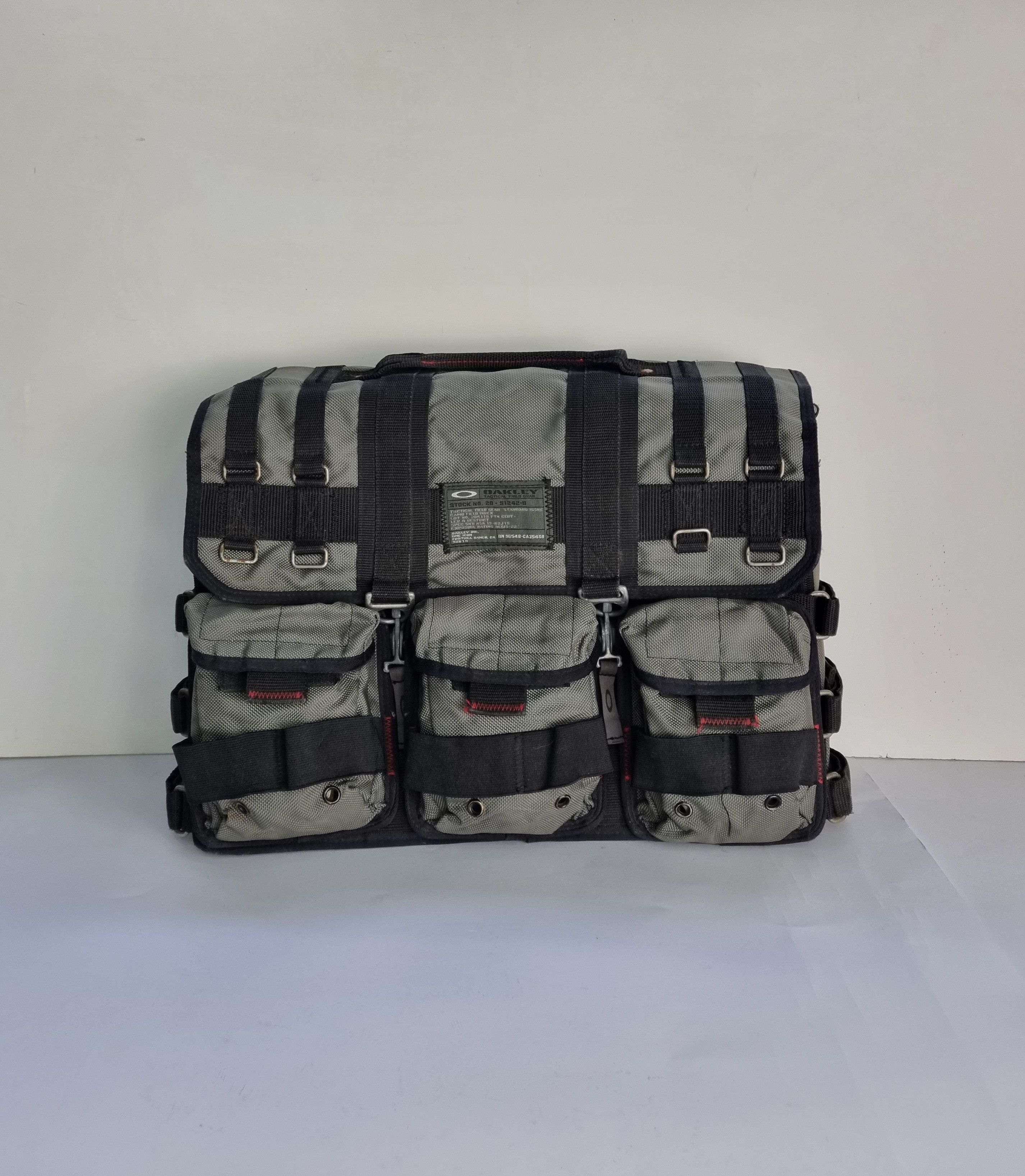 Oakley Iconic Oakley Tactical MultiPockets Messenger Laptop Bag Size ONE SIZE - 4 Thumbnail