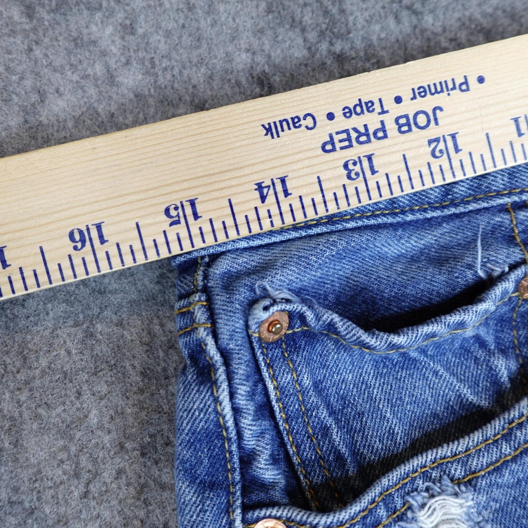 VINTAGE Levi's 501 Jeans Mens 31x32 Blue Distressed Button Fly Denim Pants Y2K