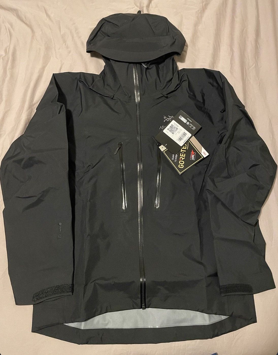 image of Arcteryx New Arcteryx Alpha Sv Black Men’S Large , Men's
