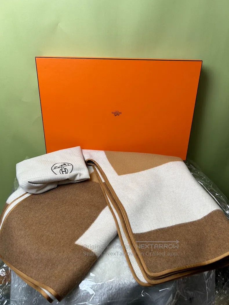 Hermes Hermes size 105*134 cm Color Block Cashmere Cloak Shawl Size XS / US 0-2 / IT 36-38 - 3 Thumbnail