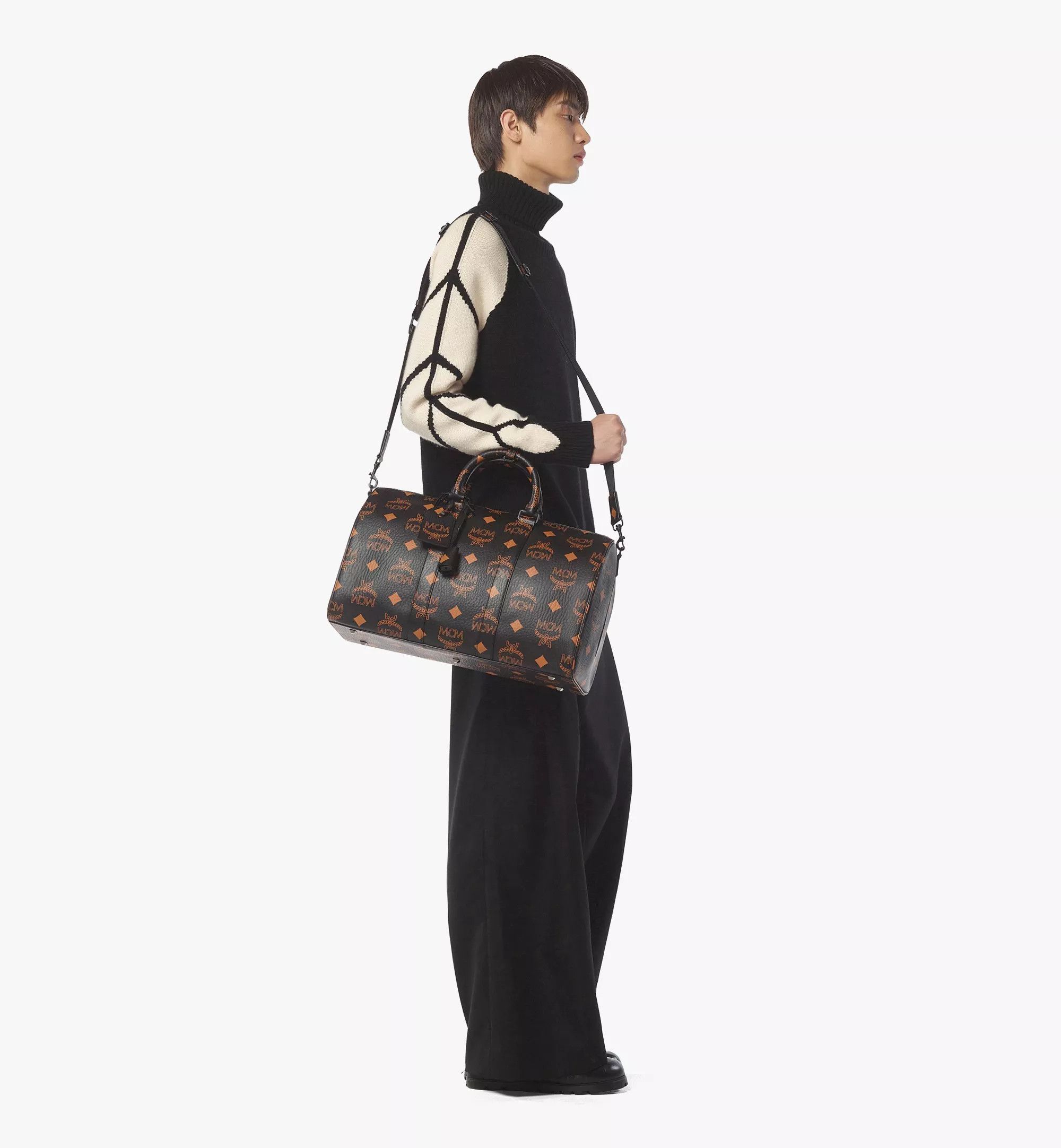 MCM o1mt1gz0125 Size: OS / Unisex Weekender Bag in Black/Orange Size ONE SIZE - 7 Thumbnail