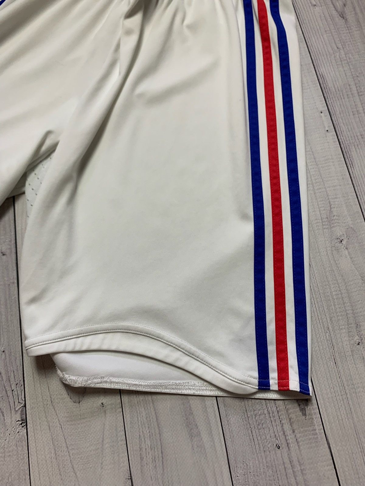 Adidas Adidas France vintage soccer shorts Size M Size US 32 / EU 48 - 3 Thumbnail