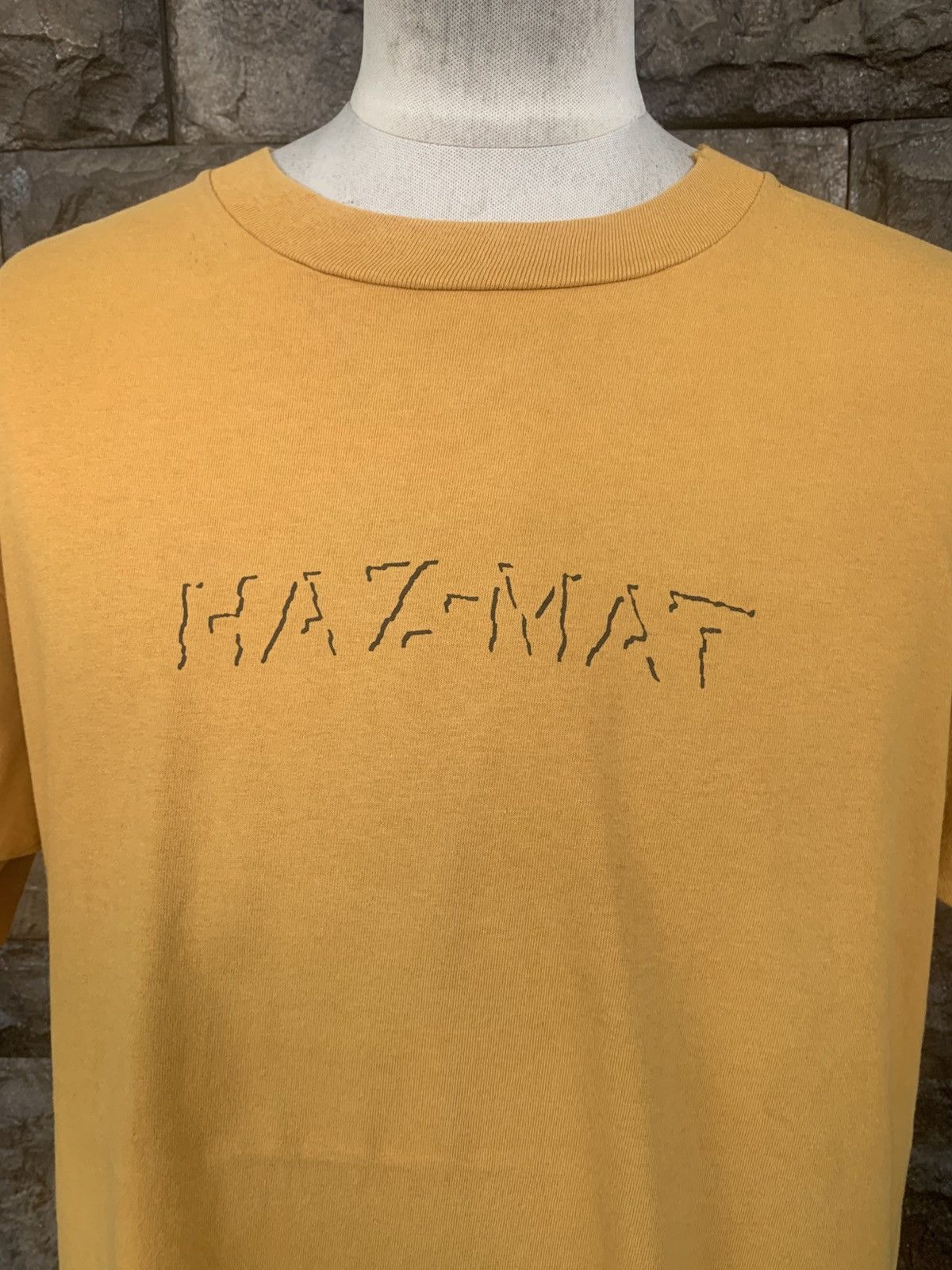Vintage Vintage 90s Hazmat Snowboards Skull Graphics T shirt Size US L / EU 52-54 / 3 - 4 Thumbnail