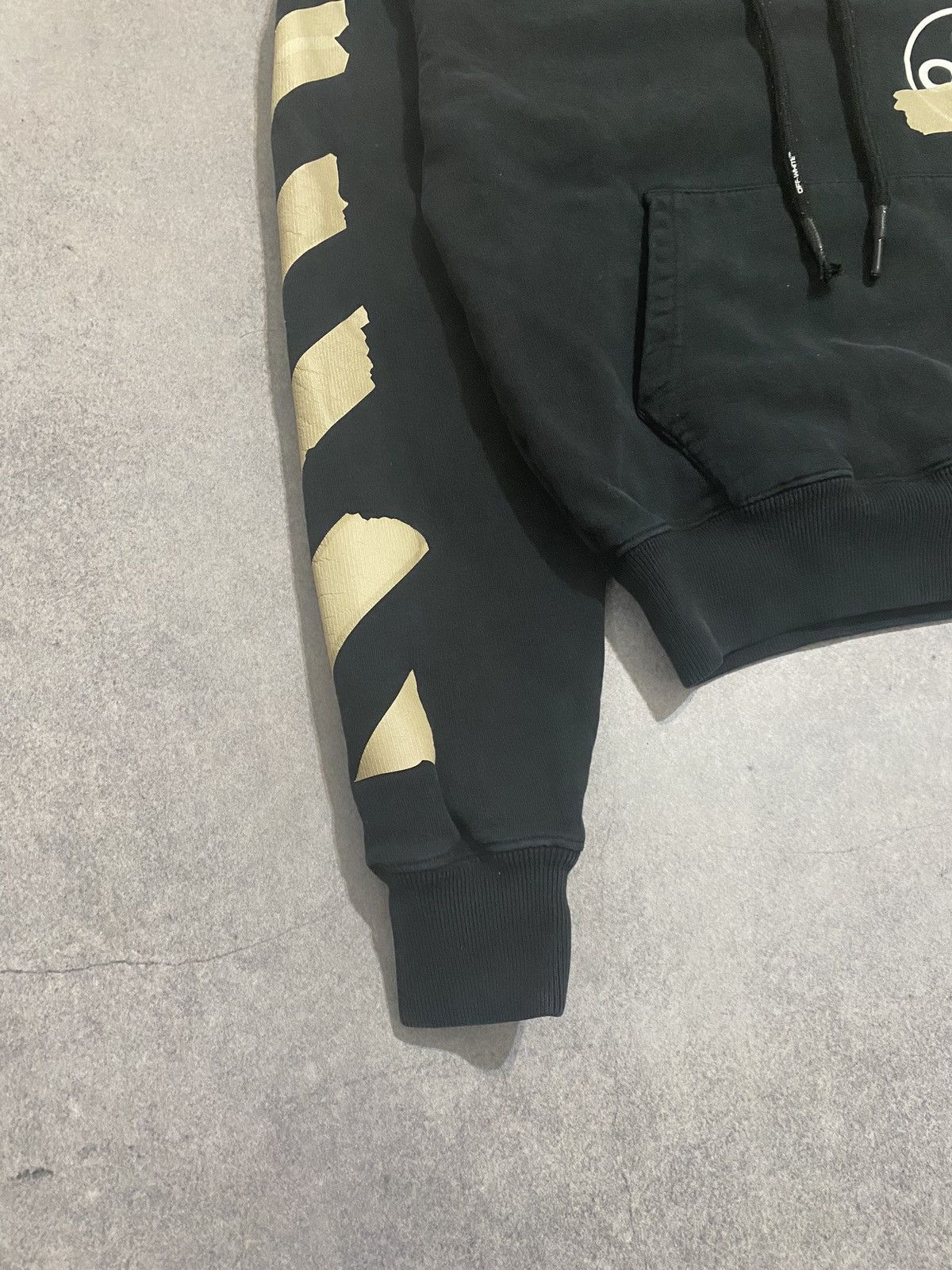 Off-White Off-White Gold Tape Arrow Hoodie Size XXS Size US XXS / EU 40 - 4 Thumbnail