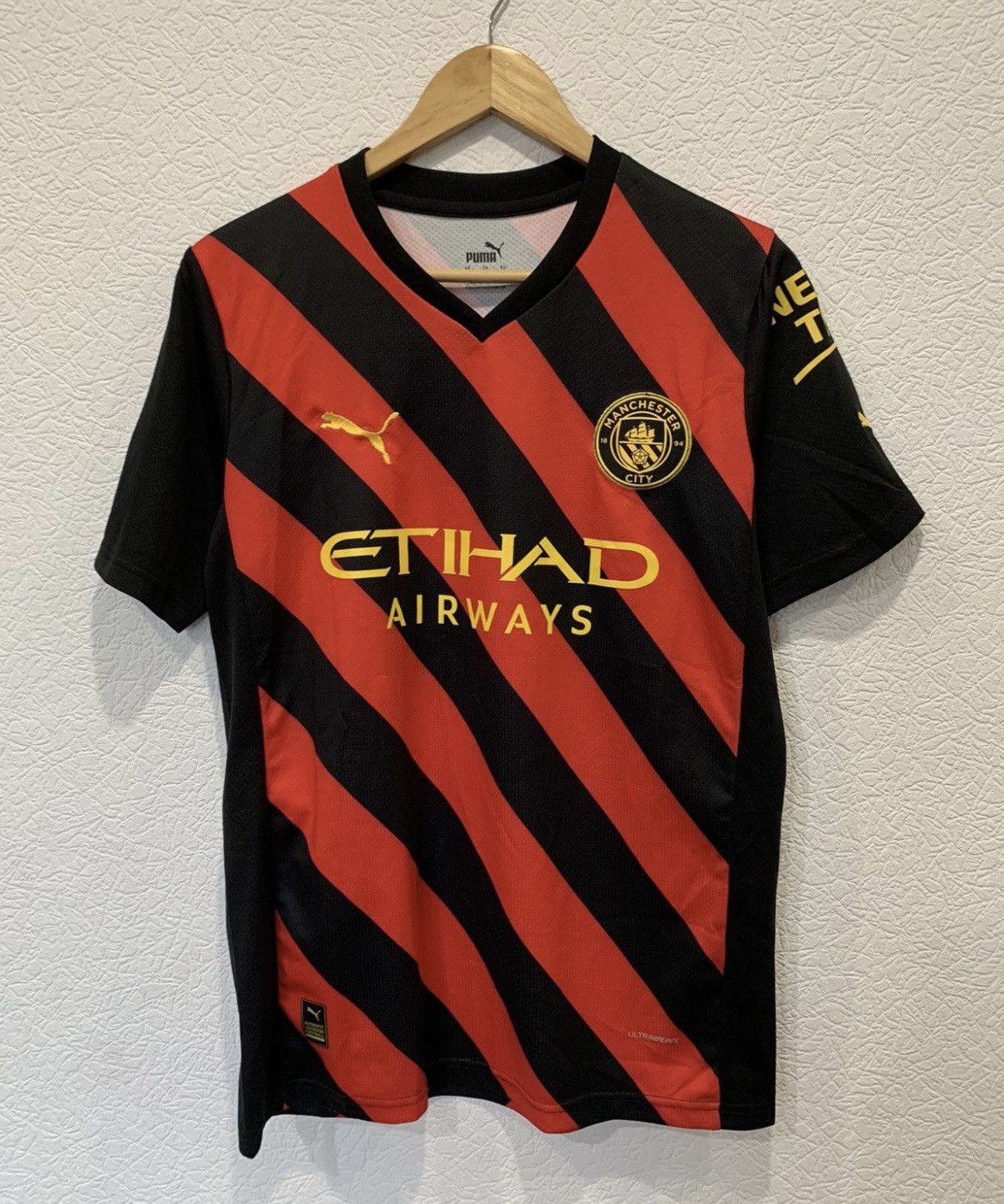 Puma MANCHESTER CITY PUMA 2022/2023 AWAY KIT SOCCER JERSEY Size US S / EU 44-46 / 1 - 1 Thumbnail