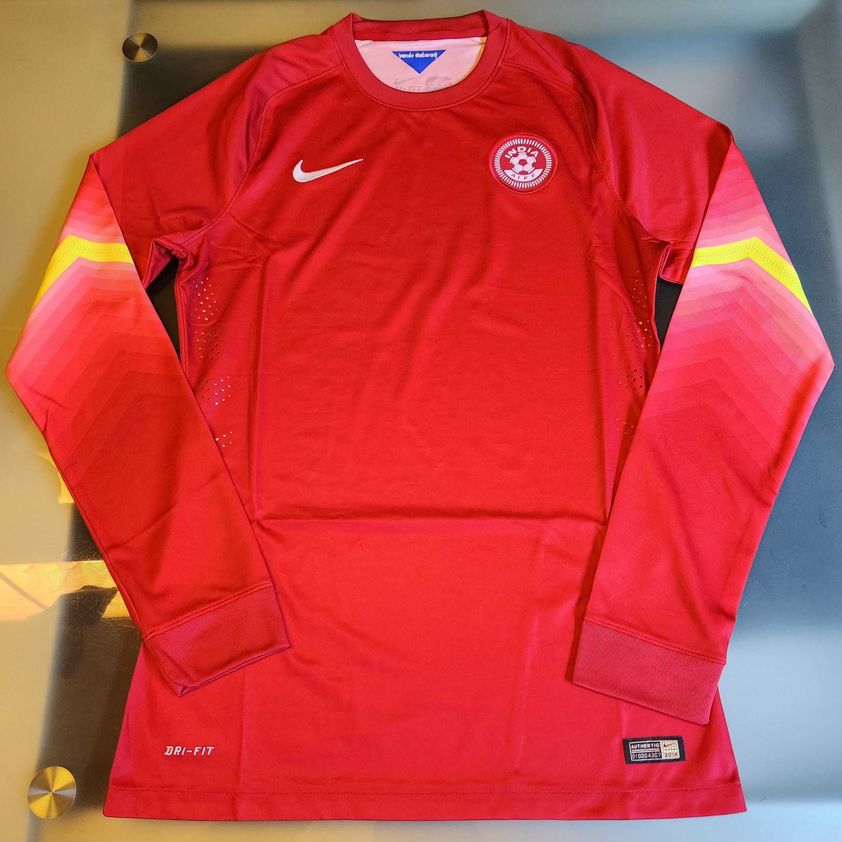 Nike Authentic India 2014-2015 Long Sleeve Goalkeeper GK Jersey Size US M / EU 48-50 / 2 - 1 Thumbnail