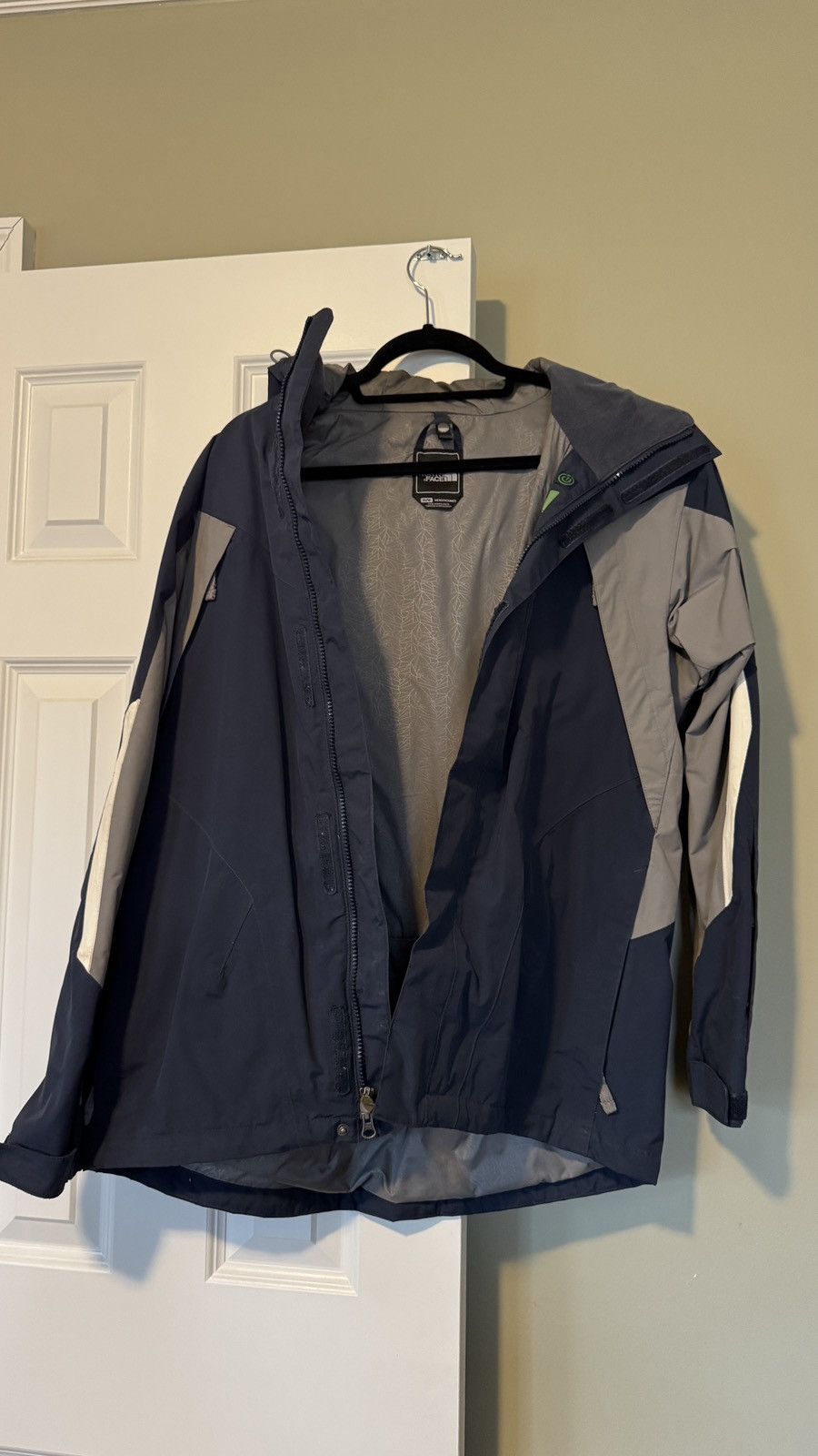 The North Face The North Face HyVent Size US M / EU 48-50 / 2 - 1 Thumbnail