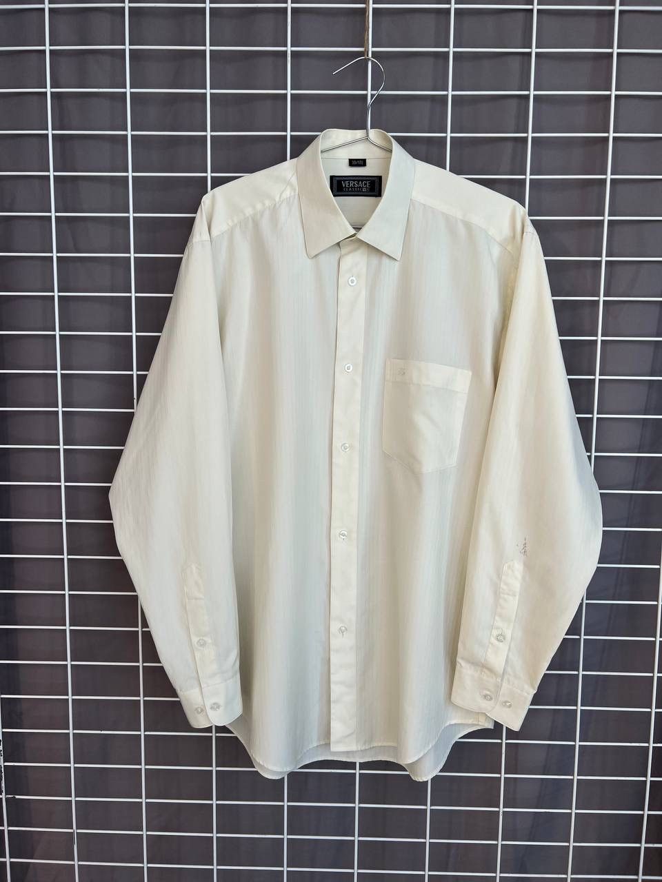 Versace Versace Classic V2 Button Shirt Men Size 39/176 M/L Vintage Size US M / EU 48-50 / 2 - 1 Thumbnail