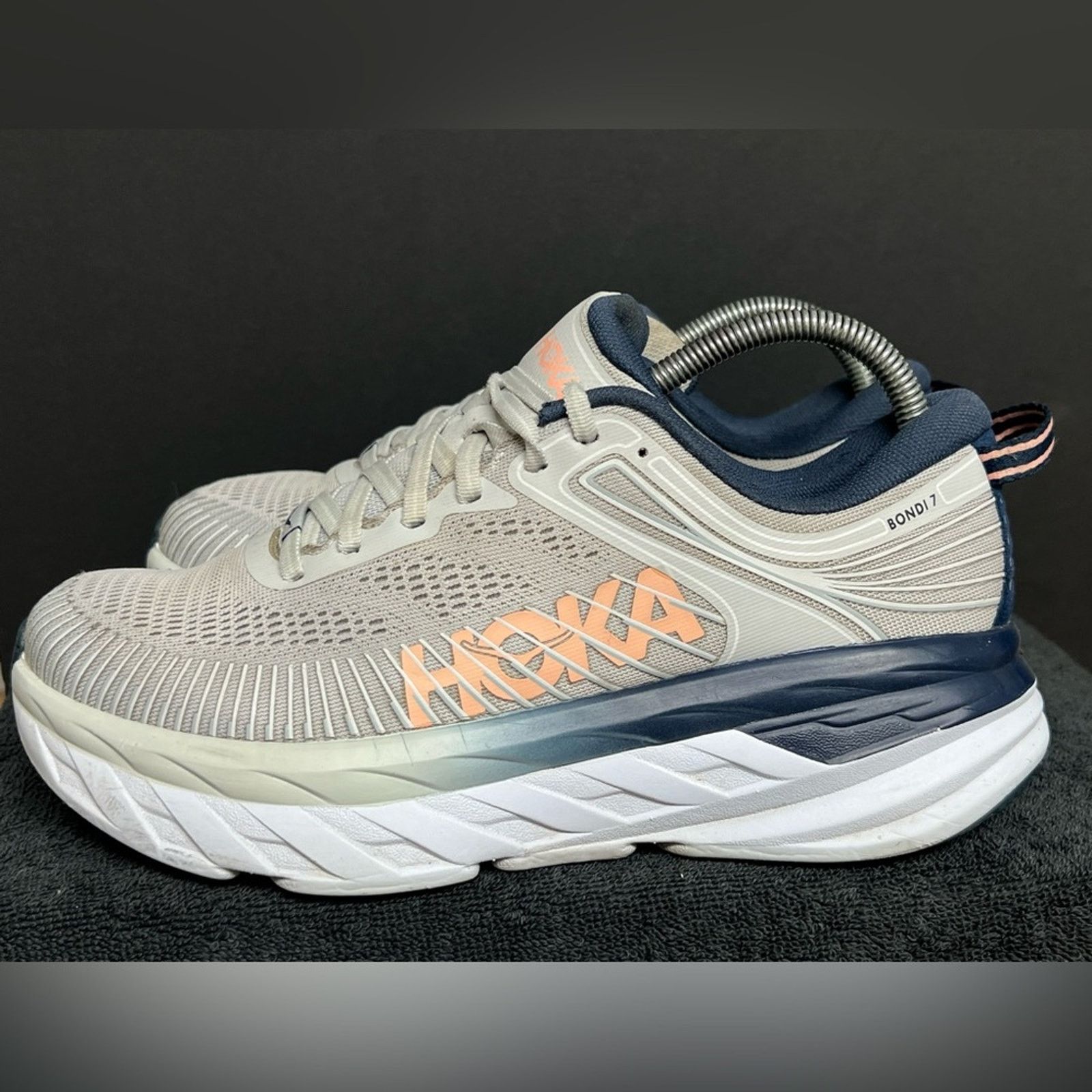Hoka One One W Bondi 7 Womens 8.5 D Running Shoes Lunar Rock in Grey