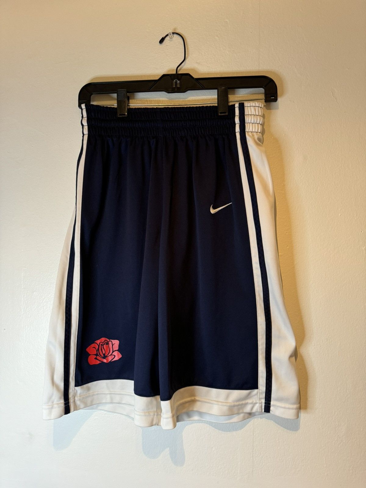 Nike Nike Basketball Shorts Mens Small Blue Athletic Sports Rose Size US 33 - 1 Thumbnail