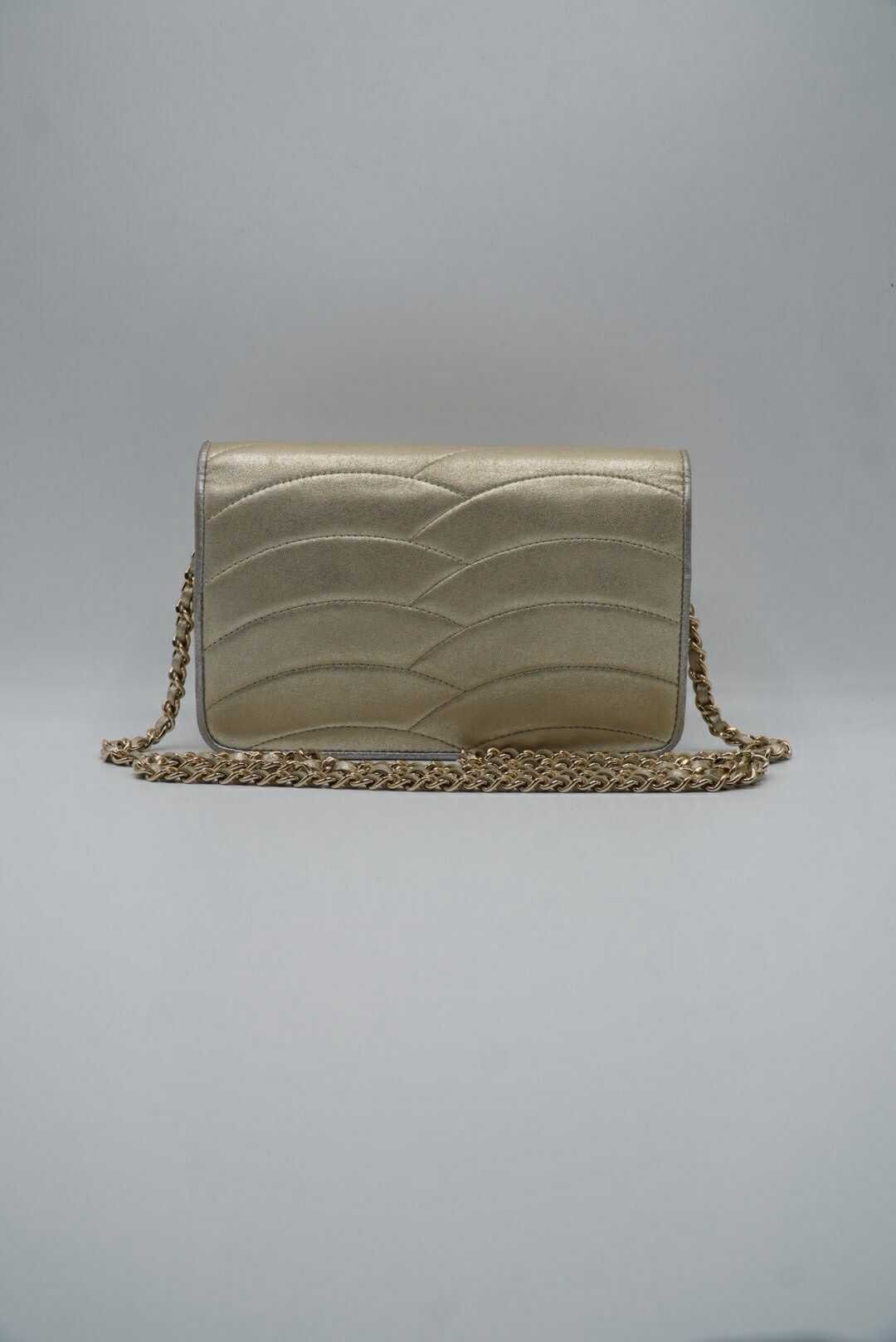 Chanel Timeless Chanel Pagoda Flap Square Mini Bag Quilted Leather Size ONE SIZE - 3 Thumbnail