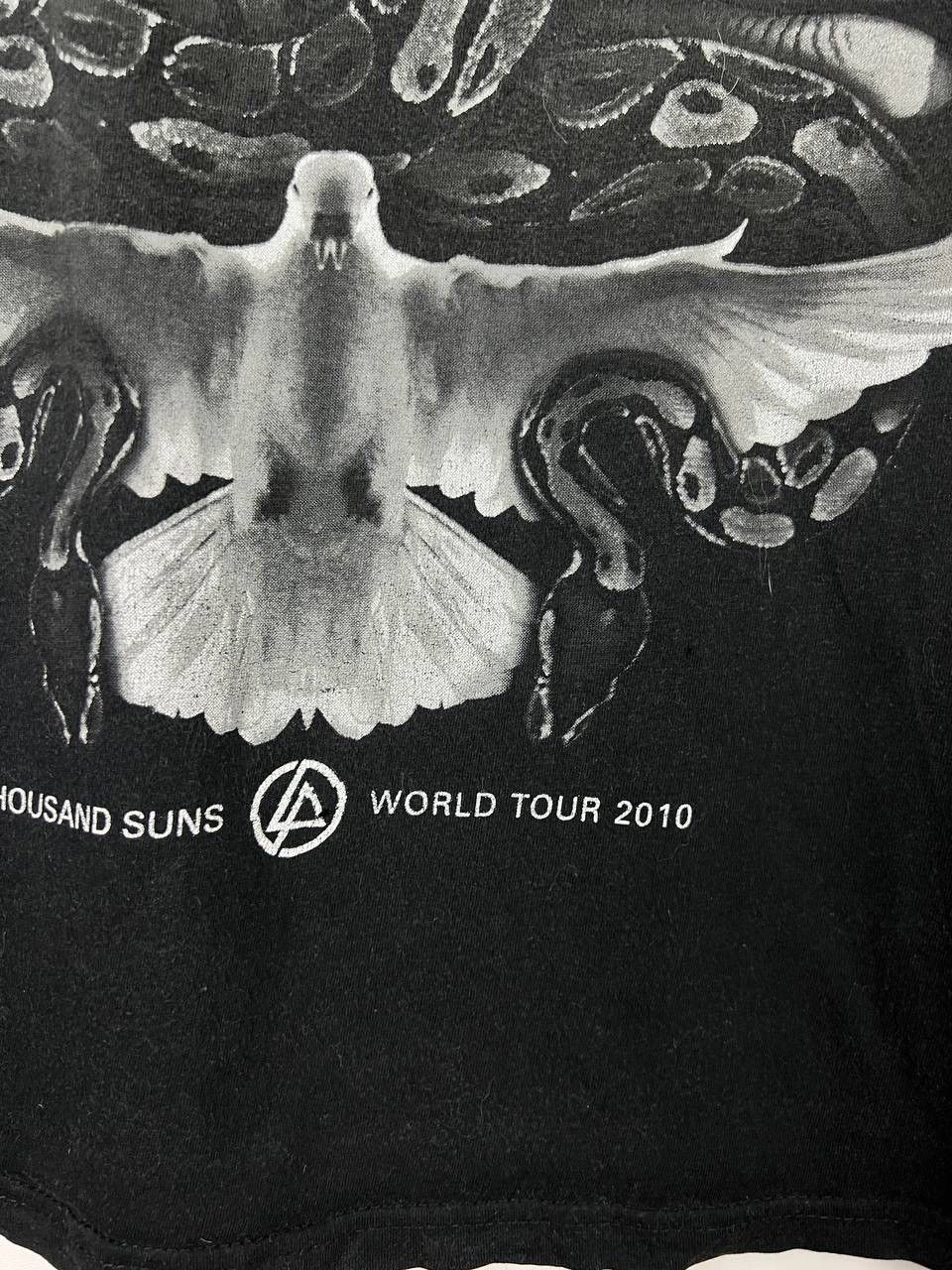 Vintage Linkin Park 2010 band t-shirts size M Size US M / EU 48-50 / 2 - 4 Thumbnail