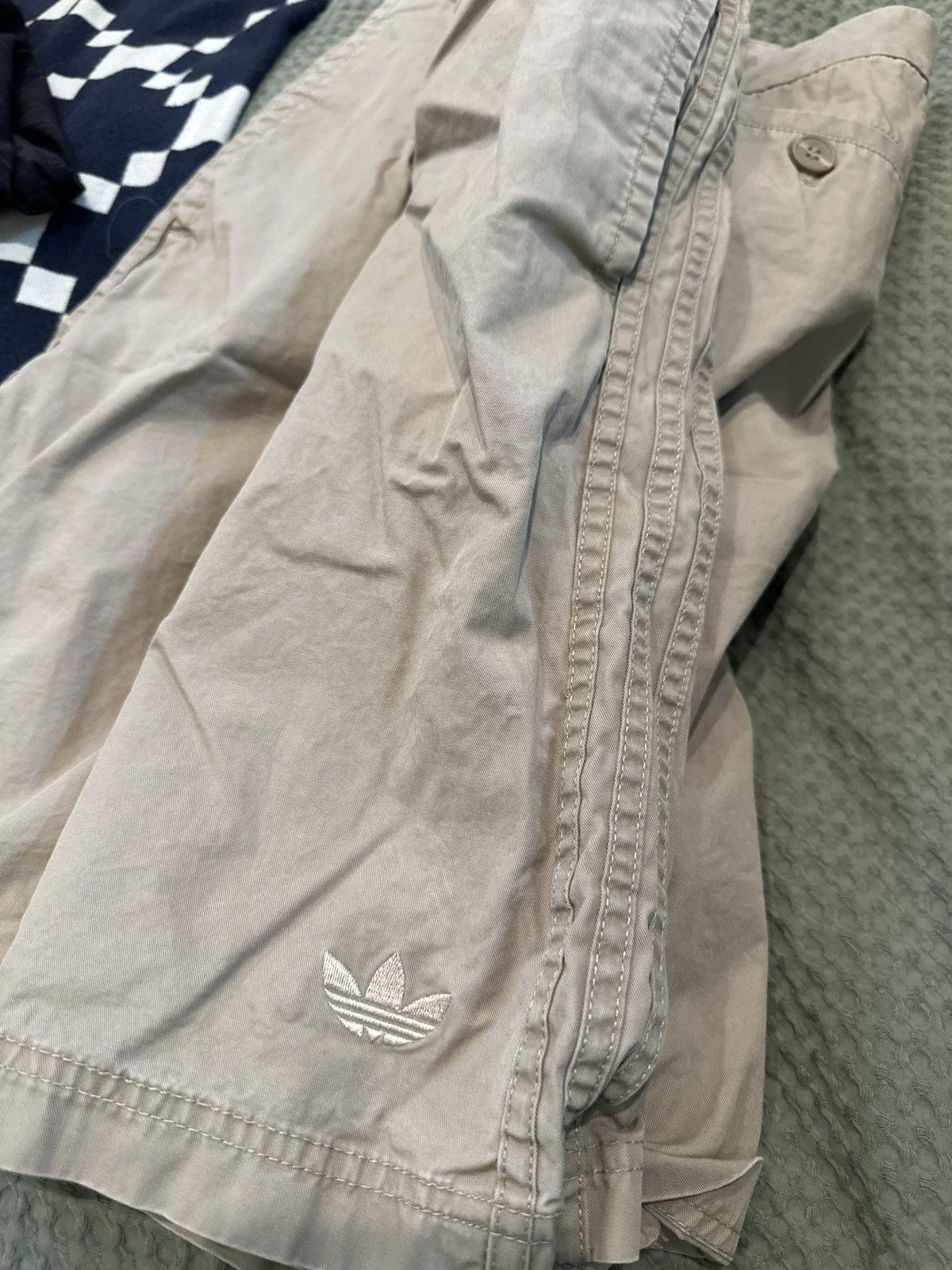 Adidas Adidas bermuda shorts Size US 32 / EU 48 - 2 Thumbnail