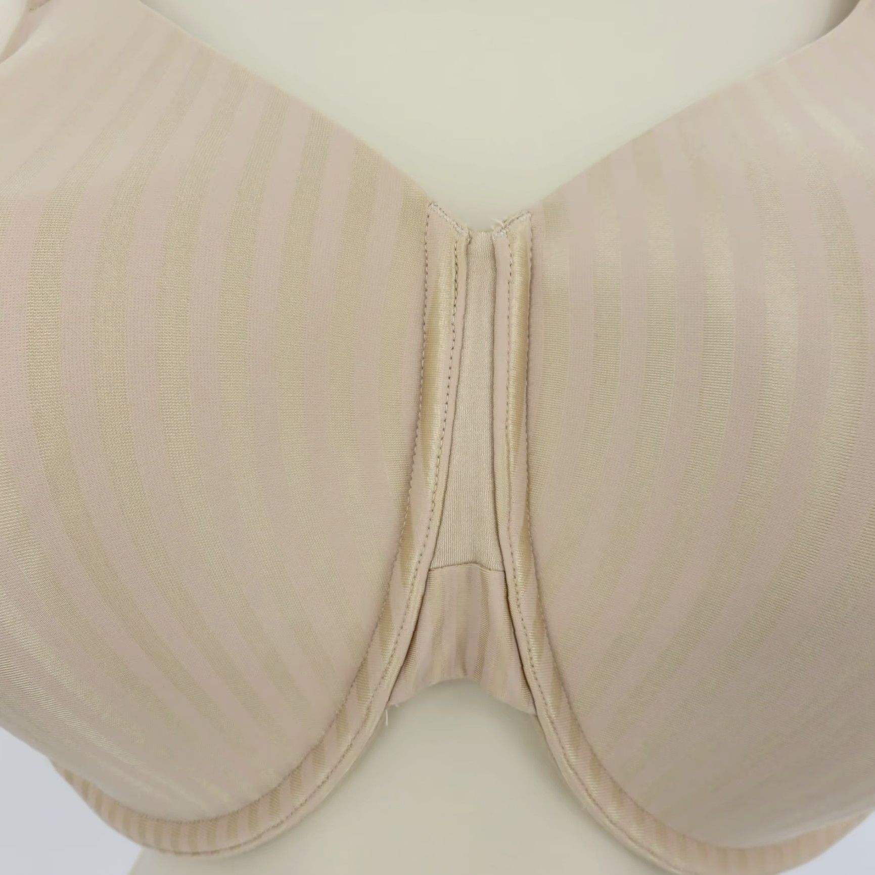 Vintage Playtex Bra 42DDD 4747 Smoothing Underwire Beige Striped Lined T-Shirt Bra Womens Plus 42D DDD; Underwire, Lined, Stretch Nylon Blend, Secrets Size ONE SIZE - 3 Thumbnail