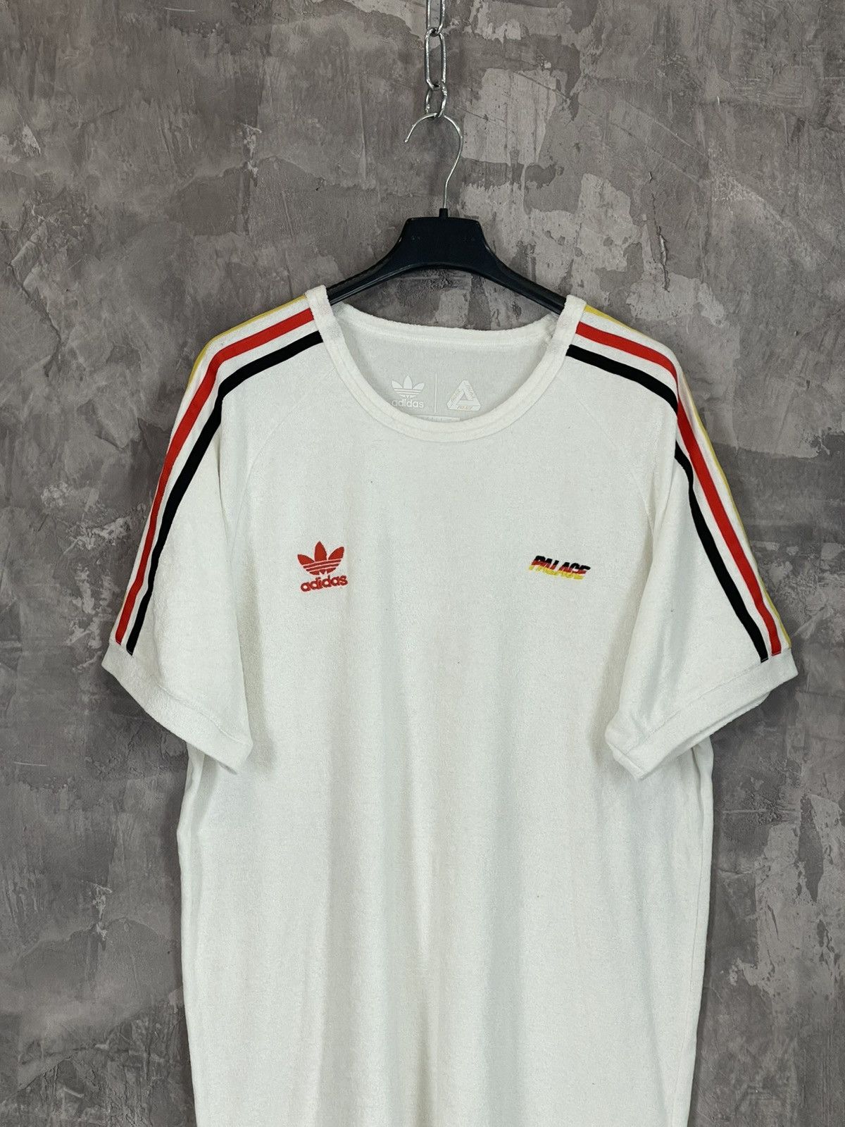 Adidas × Palace Palace & Adidas Rare 2018s T-shirt Men’s Size L Hype Size US L / EU 52-54 / 3 - 2 Thumbnail