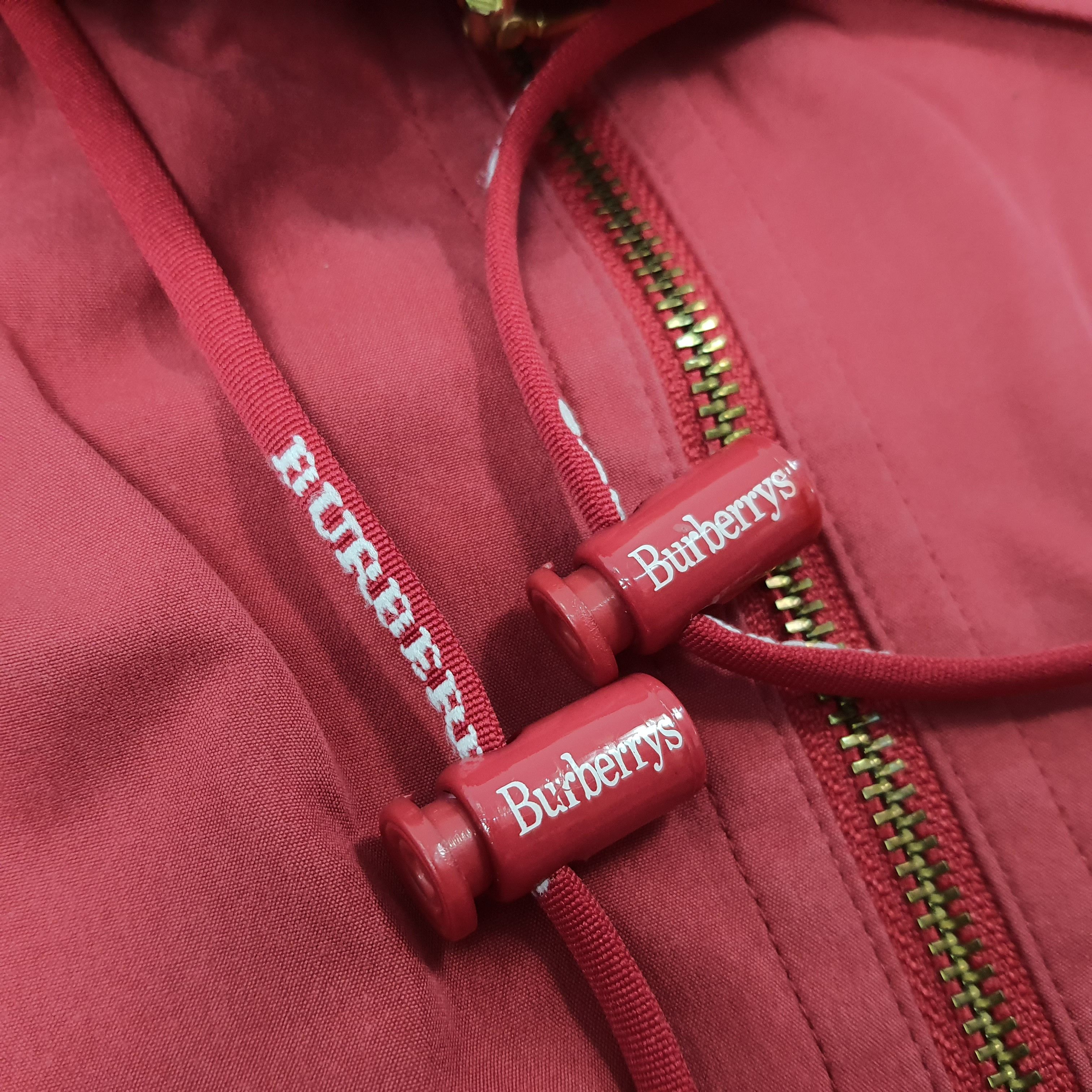 Burberry Vintage Burberrys' Lightweight Red Anorak Retro C274N5 Size US L / EU 52-54 / 3 - 5 Thumbnail