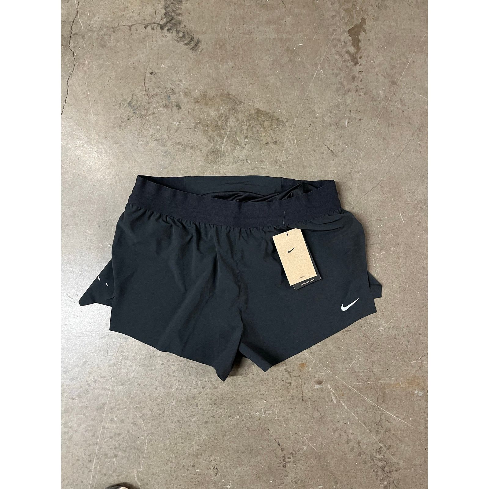 Nike NIKE - SWIFT DRI-FIT MID-RISE 2.5" BRIEF-LINED SHORT /M/ NWT Size 29" - 2 Thumbnail