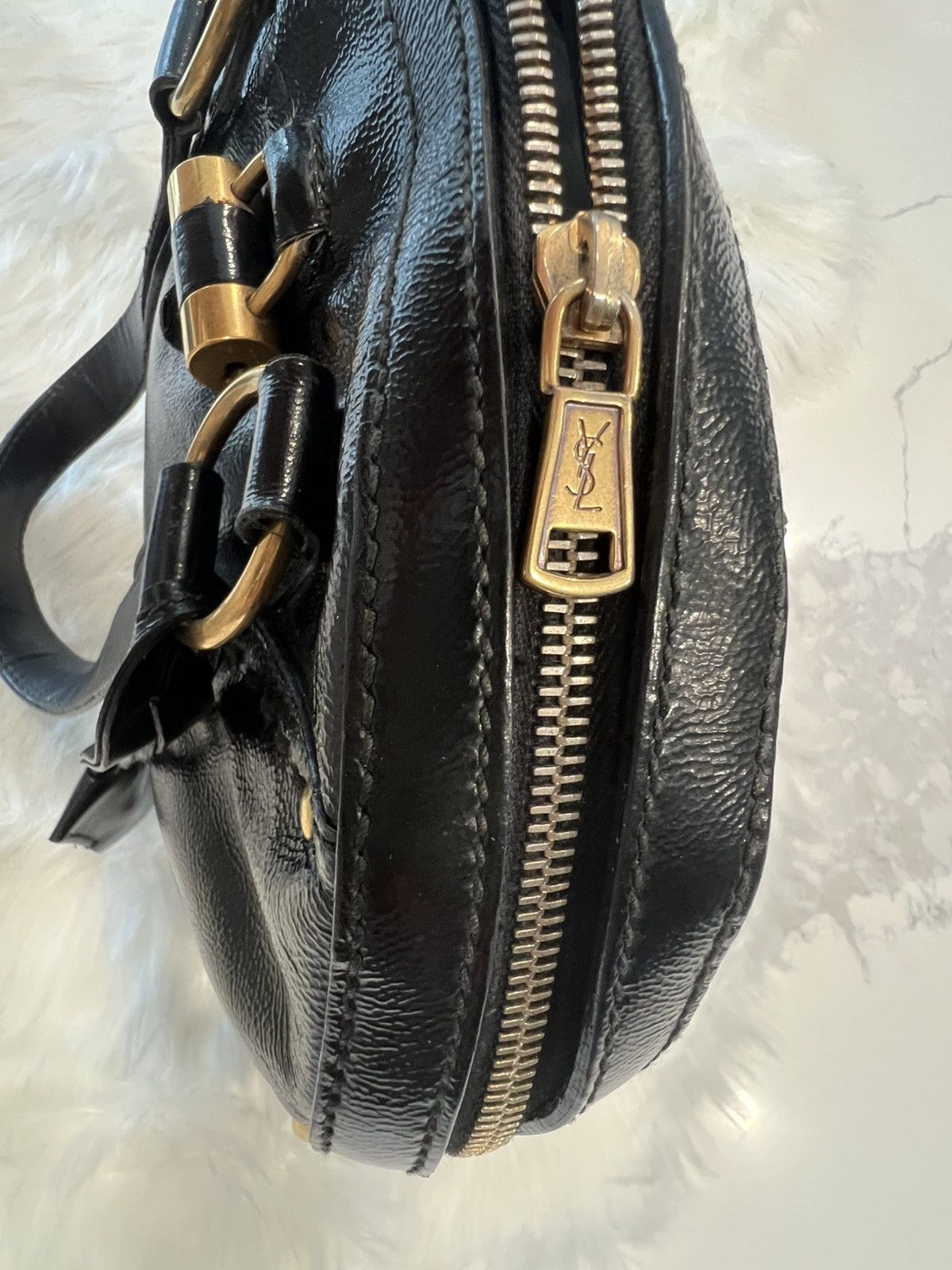 Yves Saint Laurent YSL Large Muse Bag Black Patent Leather w/ Lock & Charm Size ONE SIZE - 8 Thumbnail