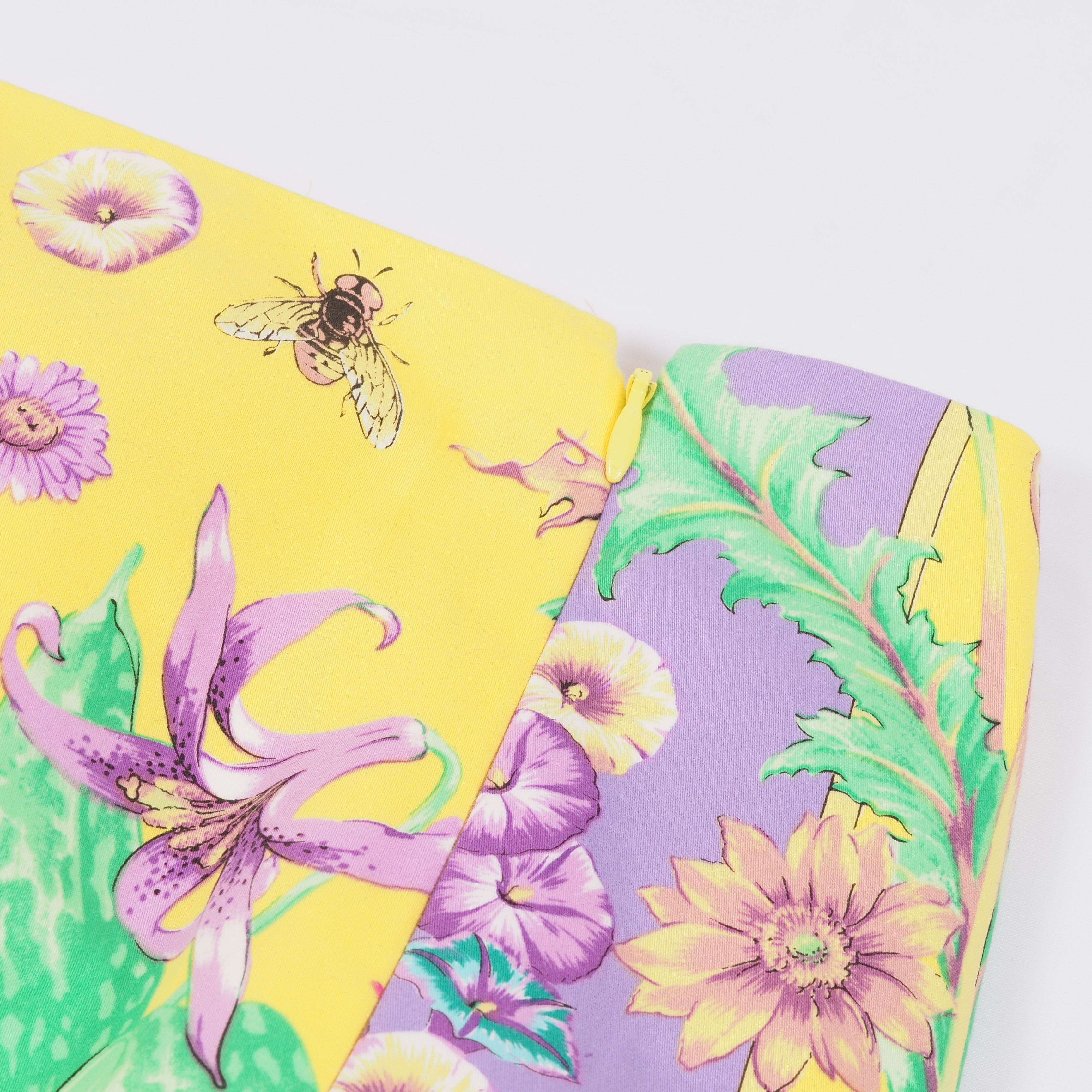 Versace Gianni Versace 90s Yellow Floral Garden Print Pencil Skirt Size 26" / US 2 / IT 38 - 8 Thumbnail