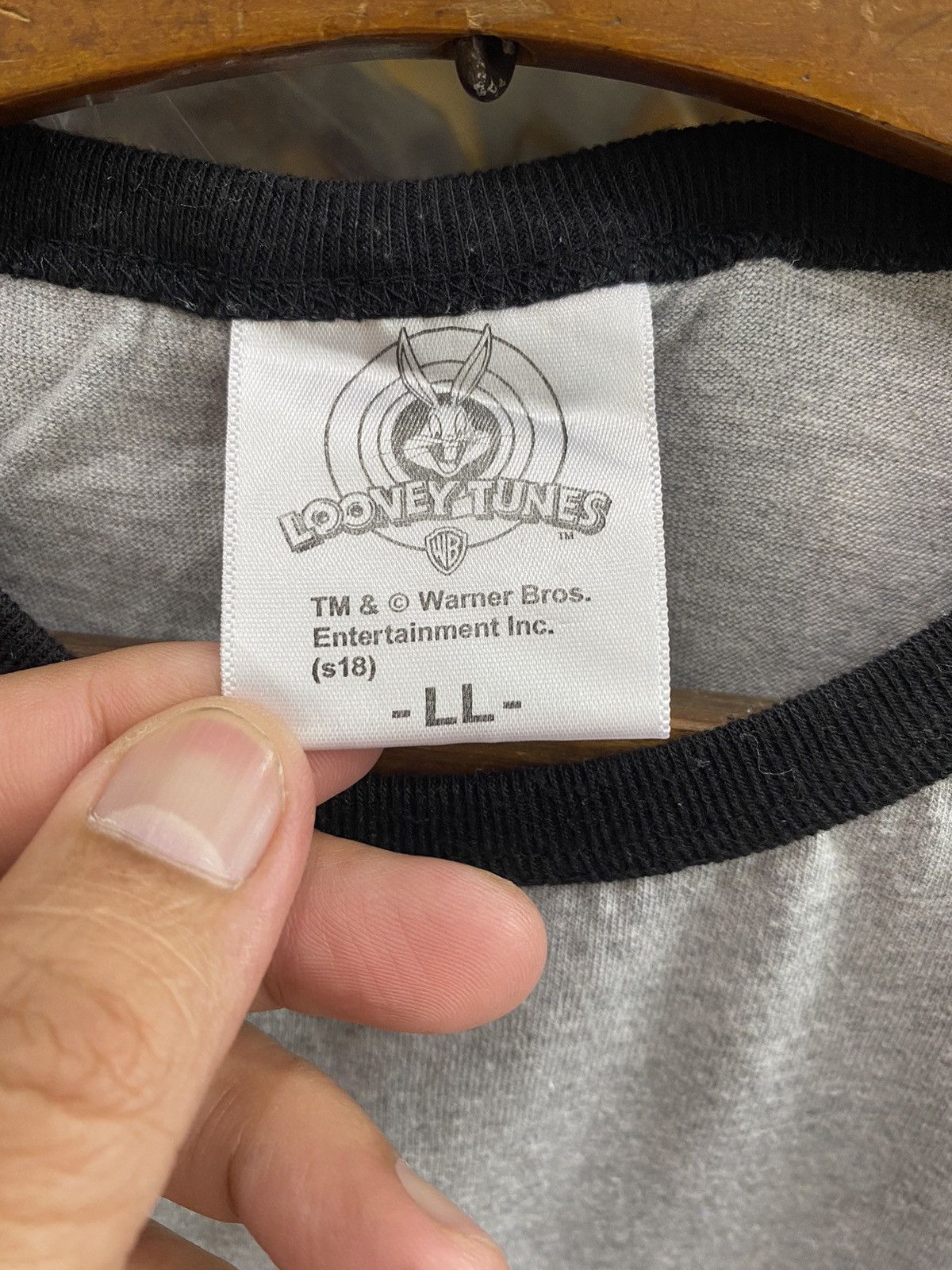 Vintage LOONEY TUNES RINGER TSHIRT Size US M / EU 48-50 / 2 - 9 Thumbnail