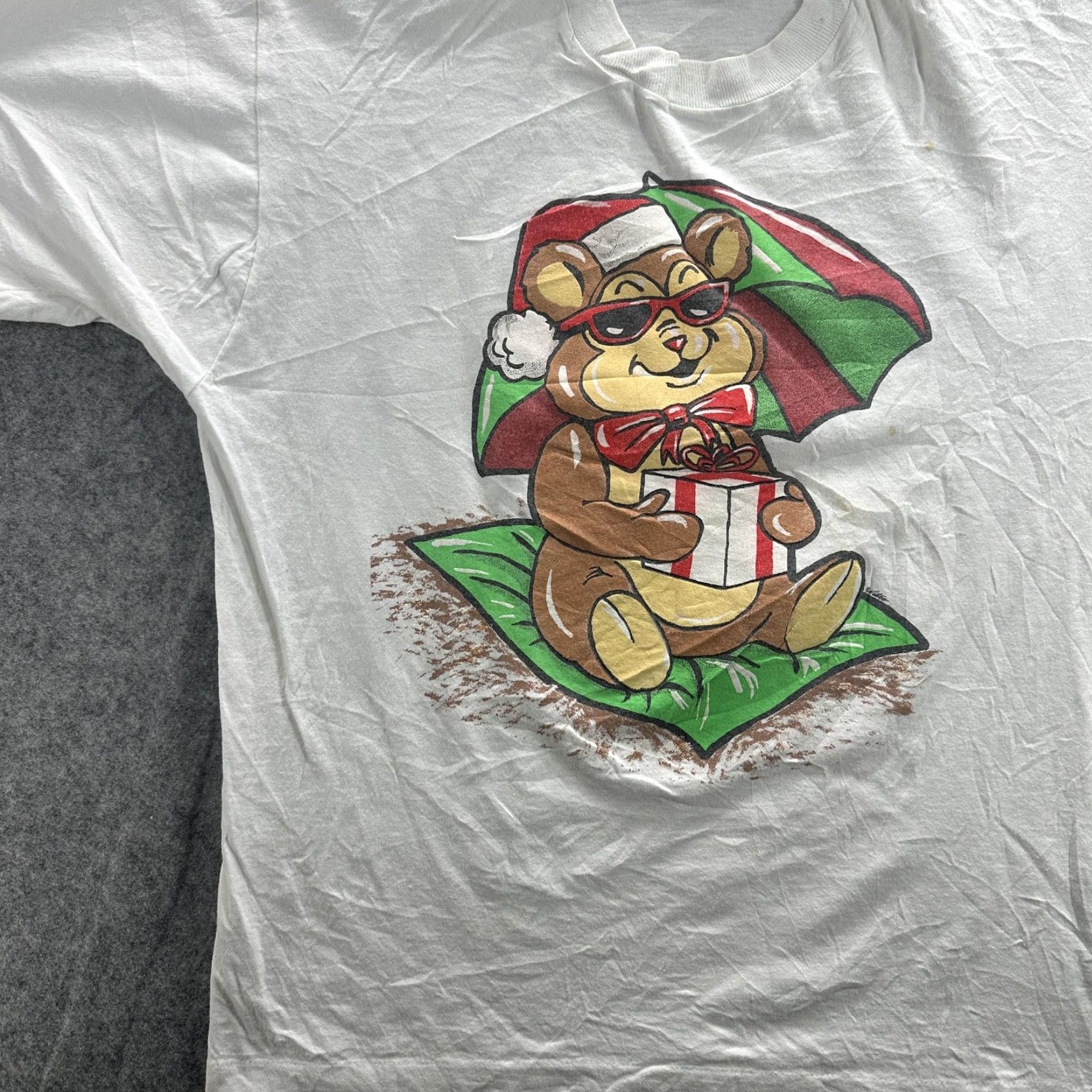 Fruit Of The Loom VINTAGE Christmas Bear Shirt Mens XL White Holiday Graphic Tee Made USA 90s Size US XL / EU 56 / 4 - 3 Thumbnail