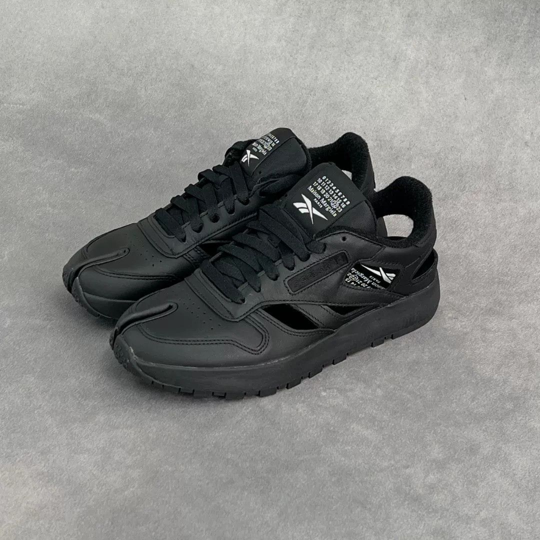 Maison Margiela Maison Margiela Casual Black Lowtop Sneakers 8 Men Size US 8 / EU 41 - 1 Thumbnail