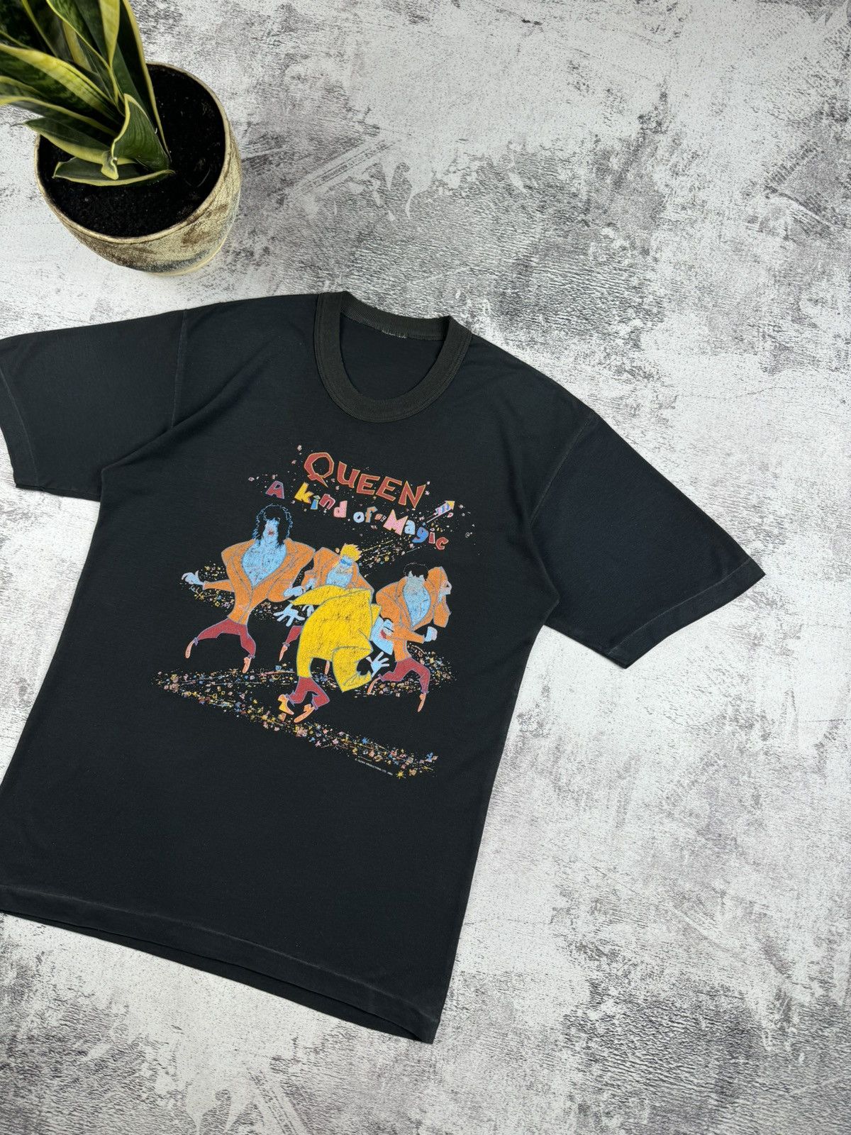 Band Tees Vintage 1986 Queen A Kind of Magic Tour 80S Music T Shirt Size US S / EU 44-46 / 1 - 4 Thumbnail