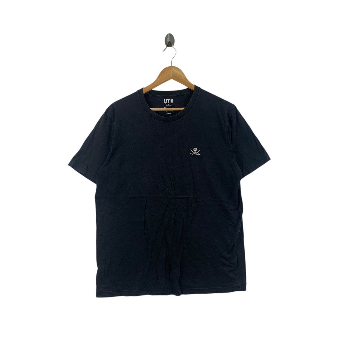 Uniqlo UNIQLO x PIRATES OF THE CARIBBEAN Movie Film Tee Shirt Top Size US XL / EU 56 / 4 - 1 Thumbnail