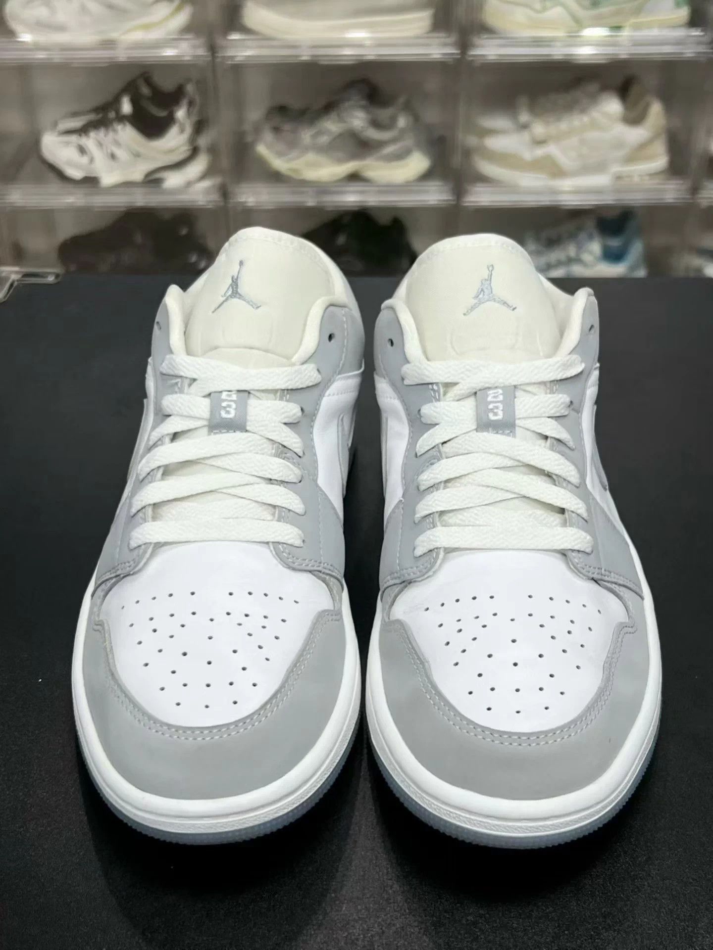 Nike Air Jordan 1 Low 'Wolf Grey' (Size 43) - Lightly Used Size US 10 / EU 43 - 2 Thumbnail