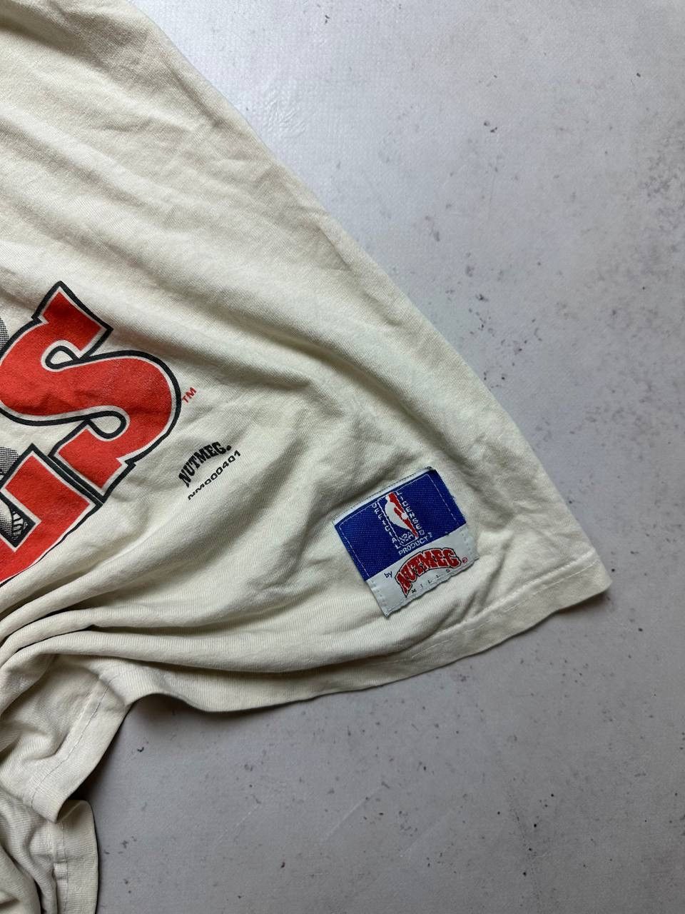 NBA Vintage 90's Chicago Bulls Nutmeg Mills T-shirt L Size US L / EU 52-54 / 3 - 7 Thumbnail