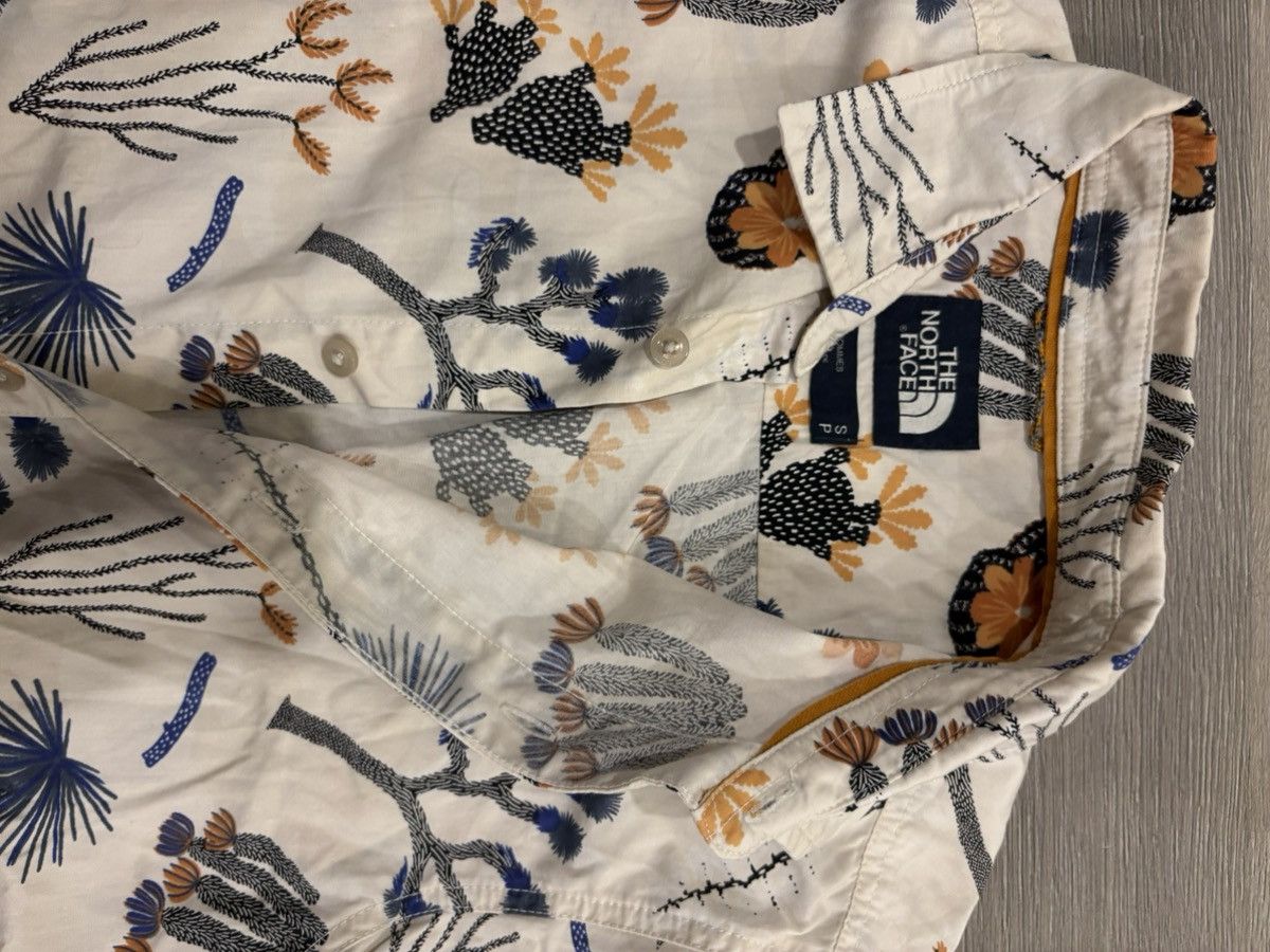 The North Face Hawaiian shirt Size US S / EU 44-46 / 1 - 3 Thumbnail